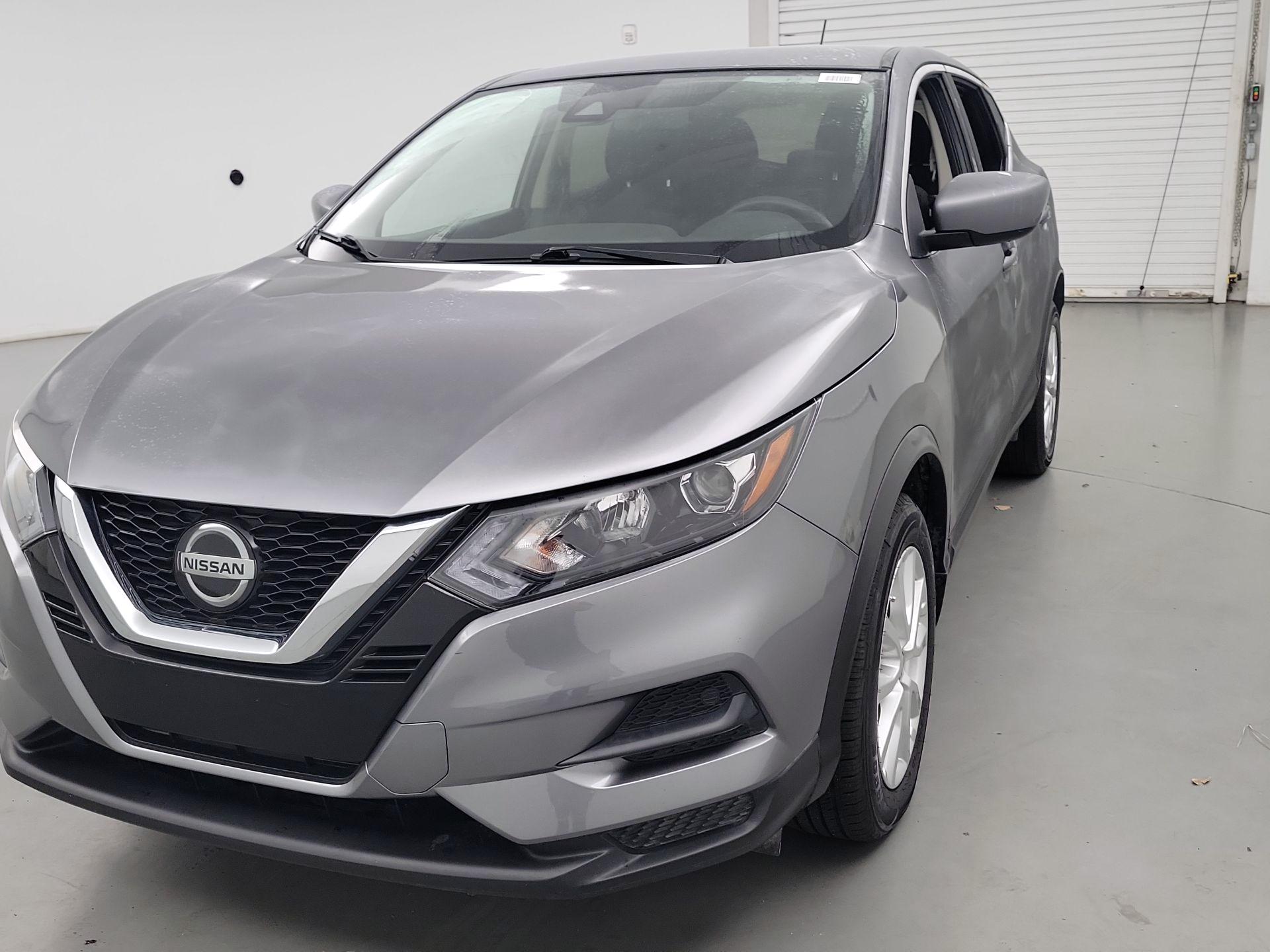 Thumbnail: 2022 Nissan Rogue Sport - 3