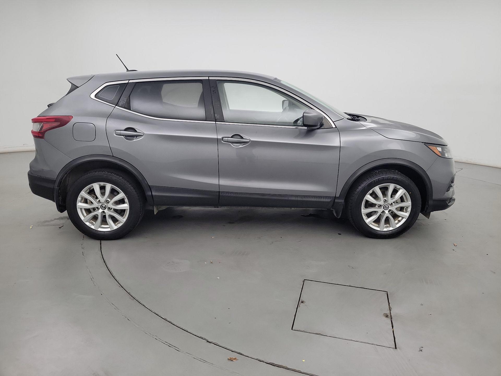 Thumbnail: 2022 Nissan Rogue Sport - 4