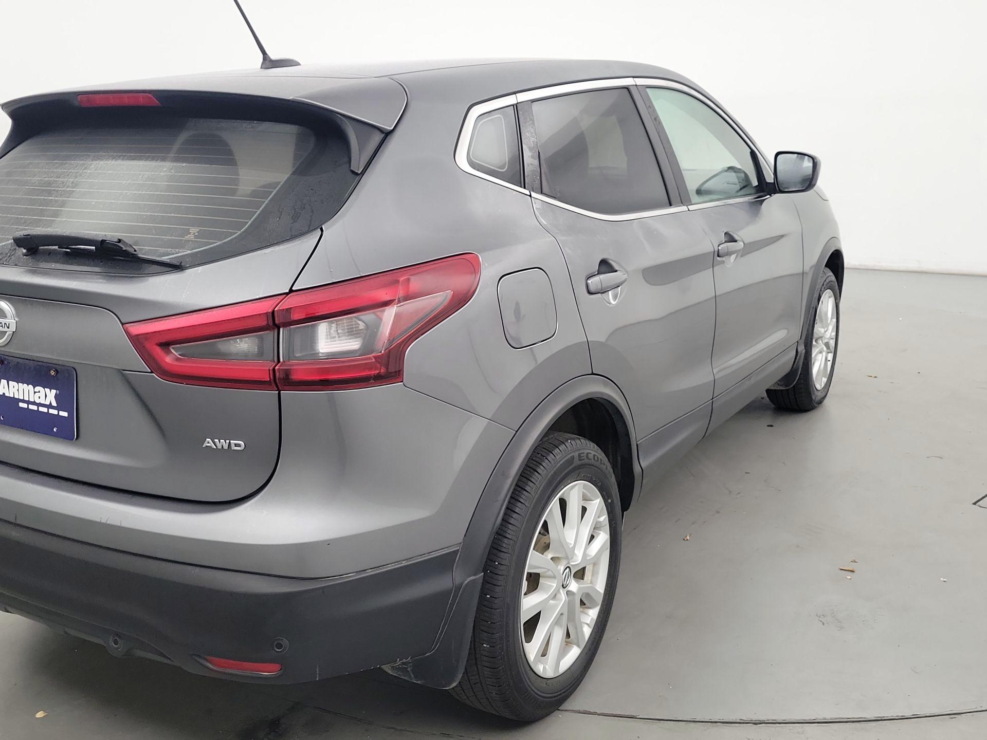 Thumbnail: 2022 Nissan Rogue Sport - 5