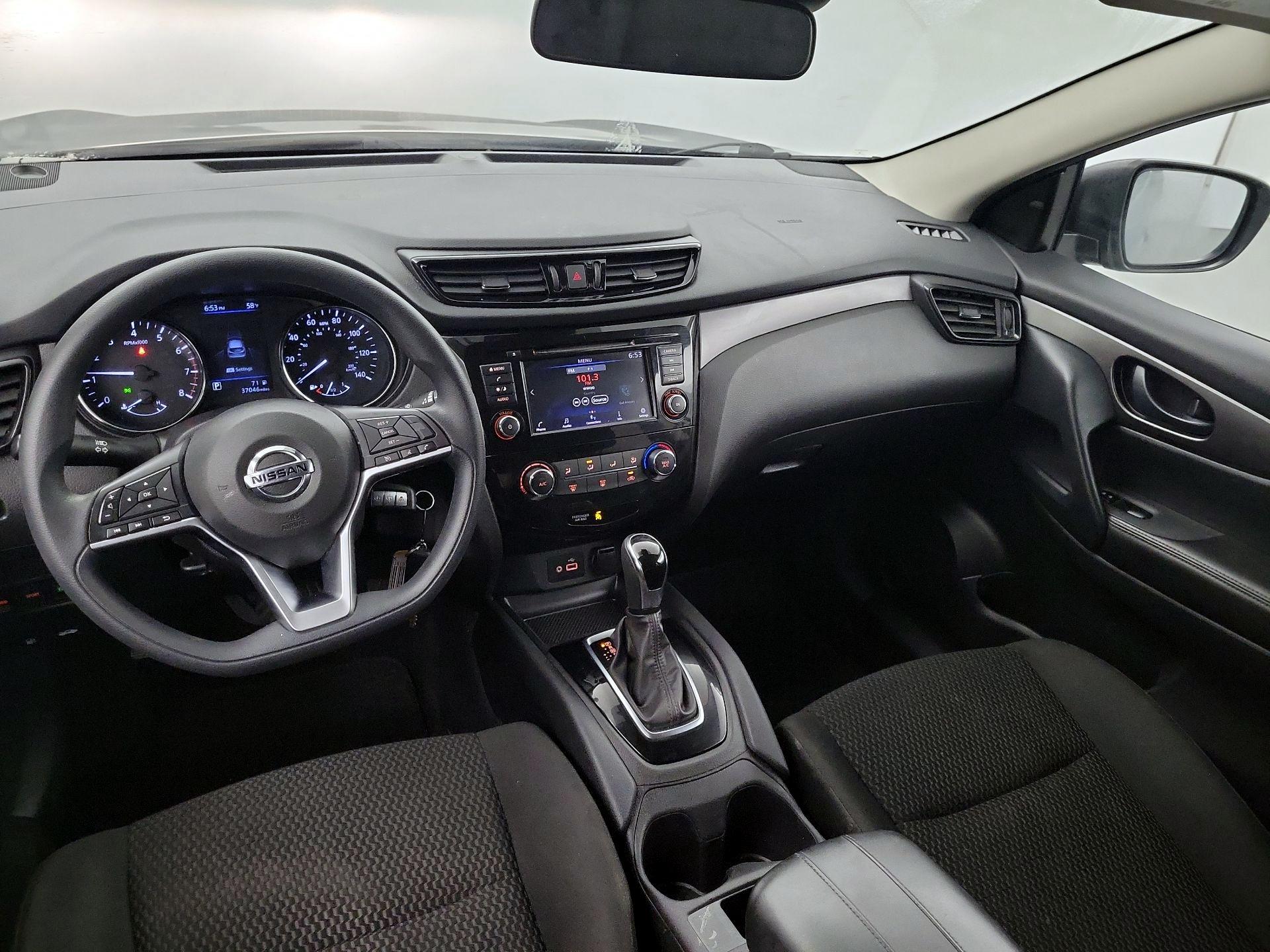 Thumbnail: 2022 Nissan Rogue Sport - 8