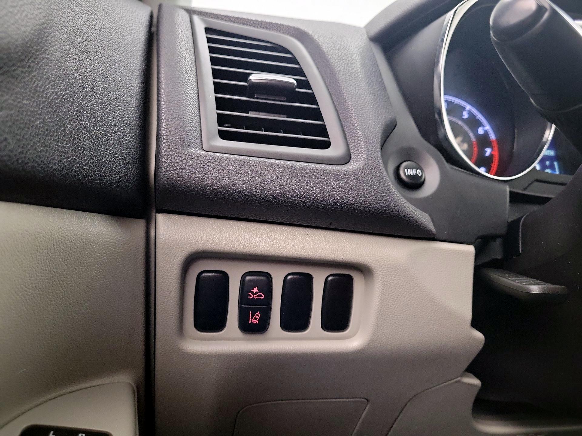 Thumbnail: 2021 Mitsubishi Outlander Sport - 13