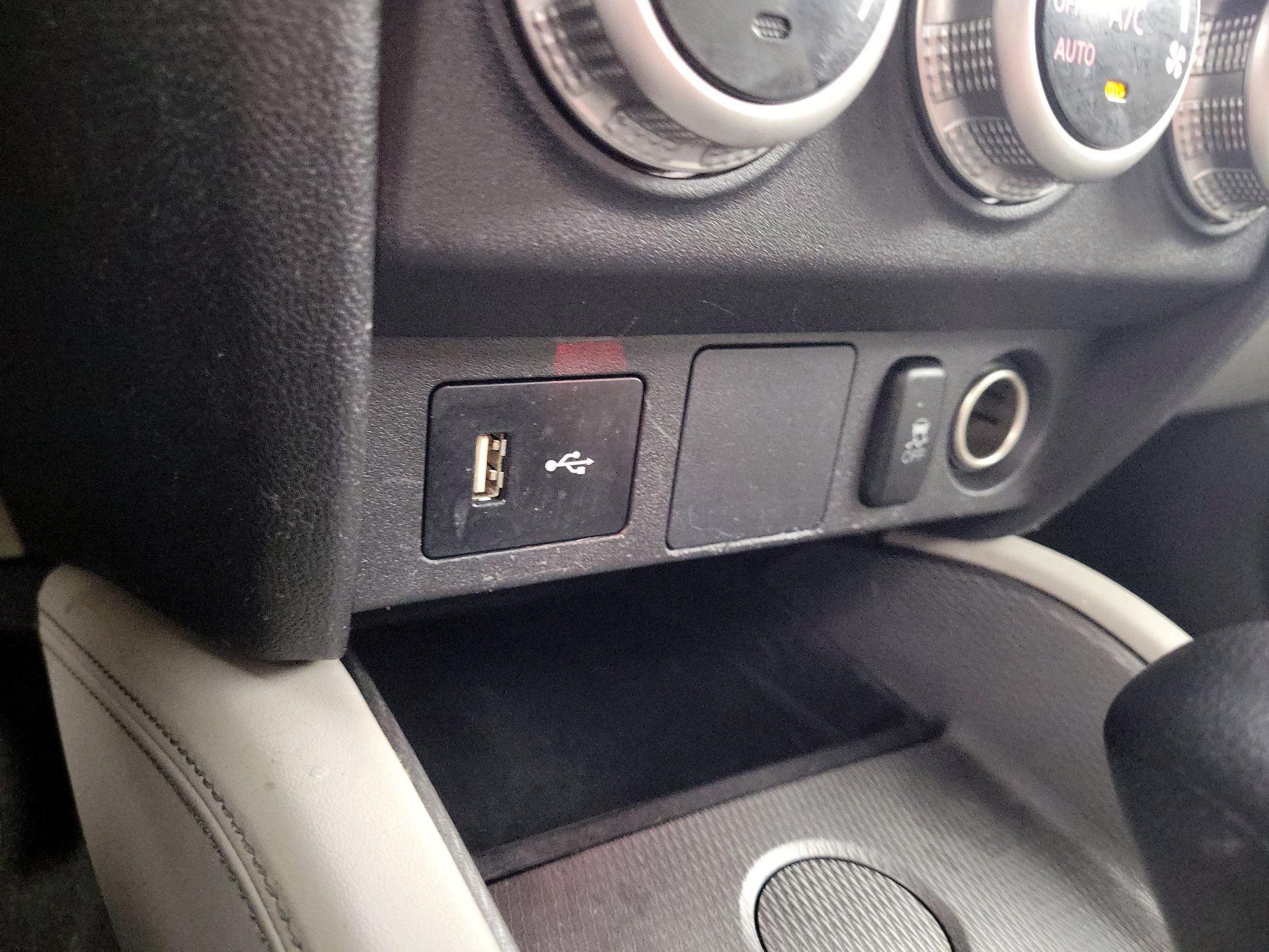 Thumbnail: 2021 Mitsubishi Outlander Sport - 18