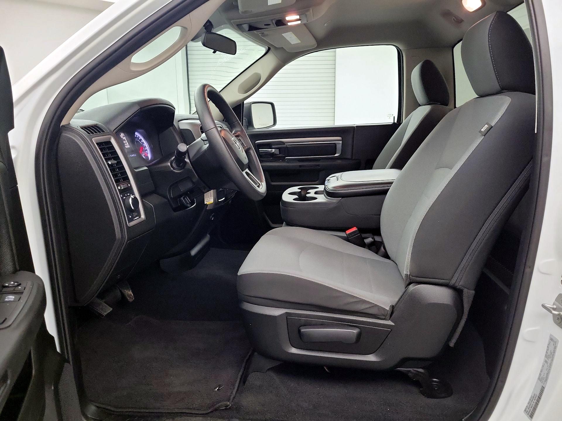 Thumbnail: 2022 RAM 1500 Classic - 9