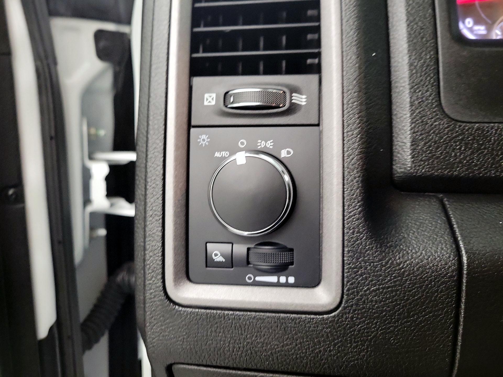 Thumbnail: 2022 RAM 1500 Classic - 11