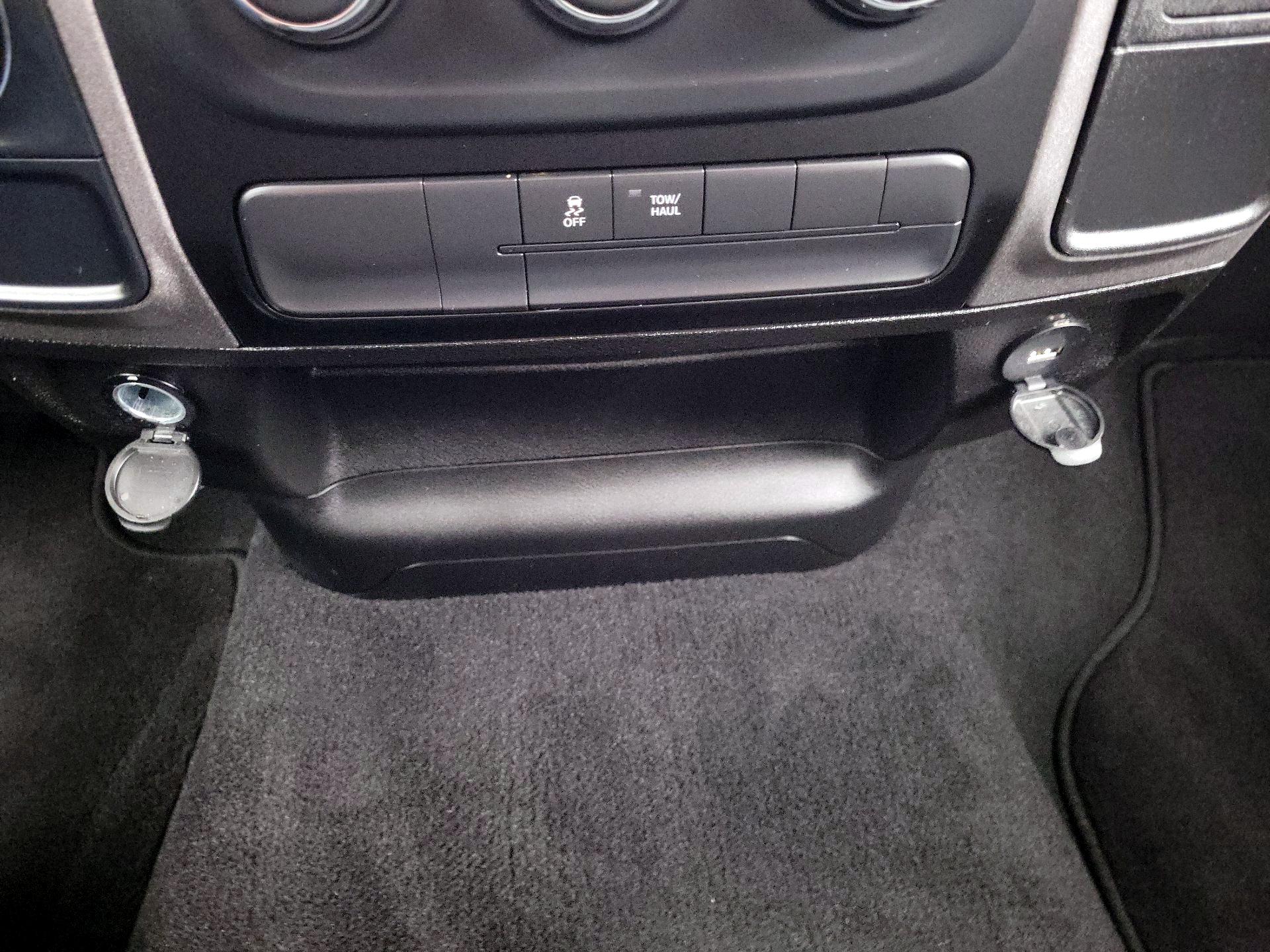 Thumbnail: 2022 RAM 1500 Classic - 16