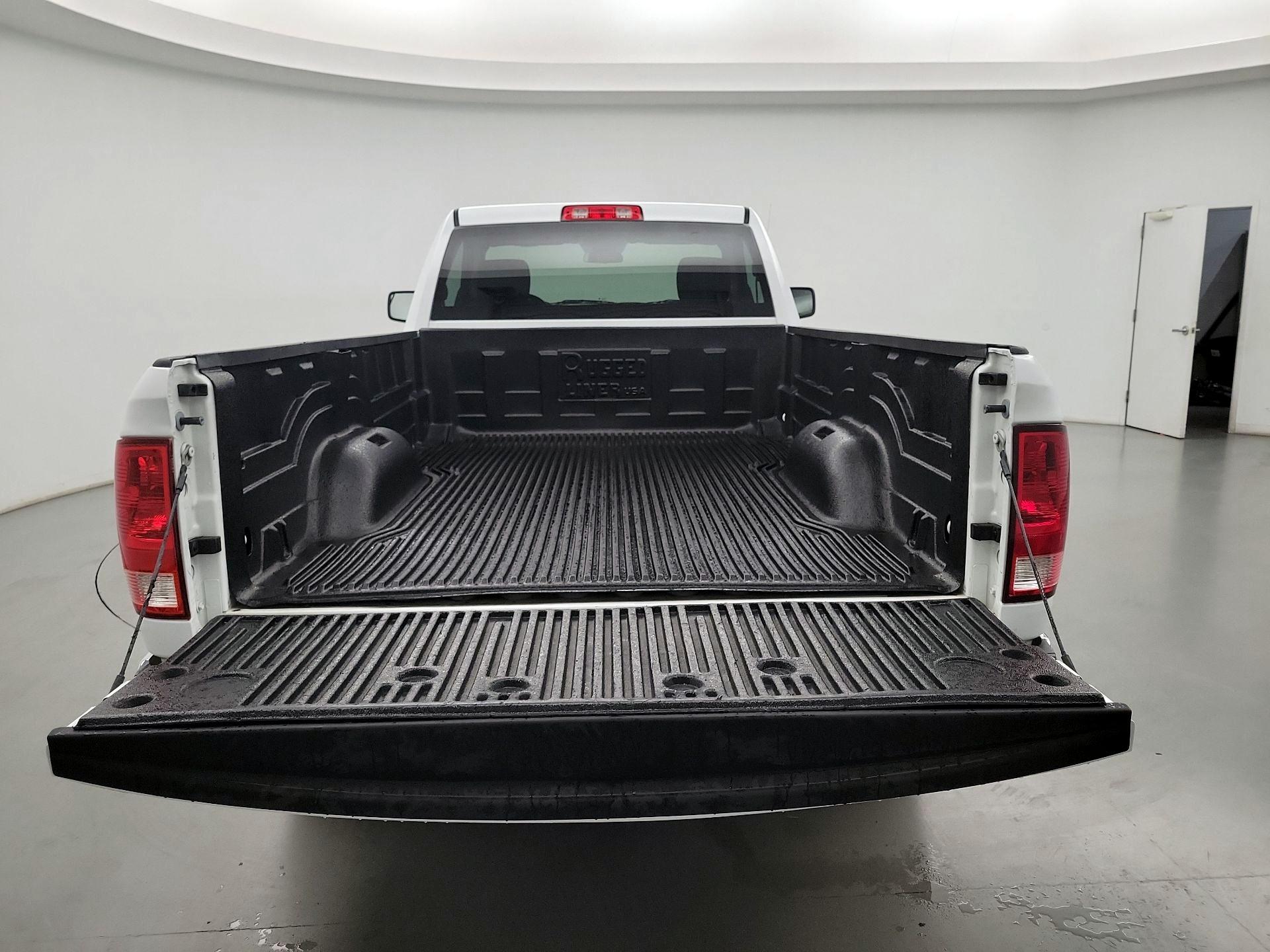 Thumbnail: 2022 RAM 1500 Classic - 17