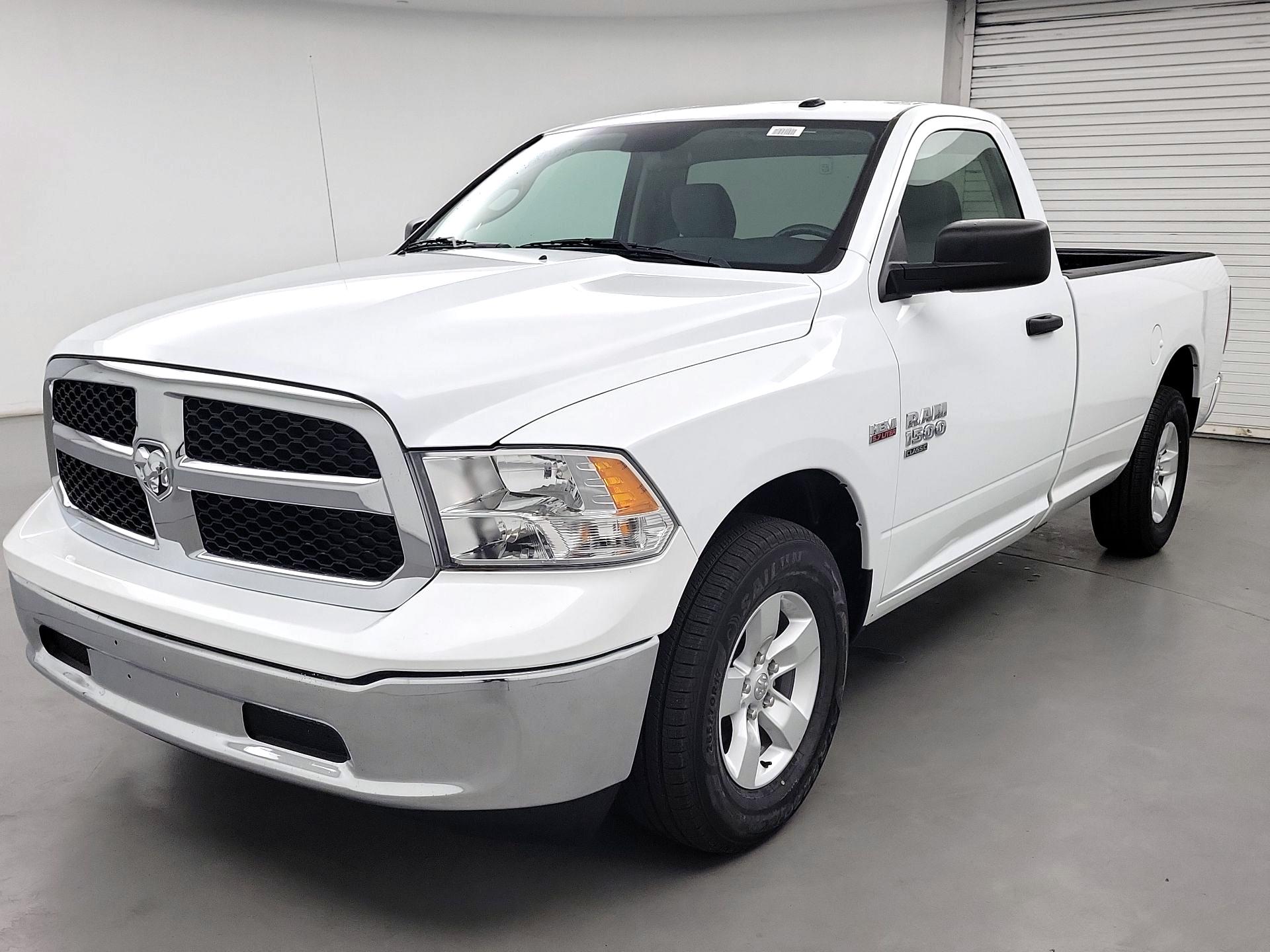 Thumbnail: 2022 RAM 1500 Classic - 3