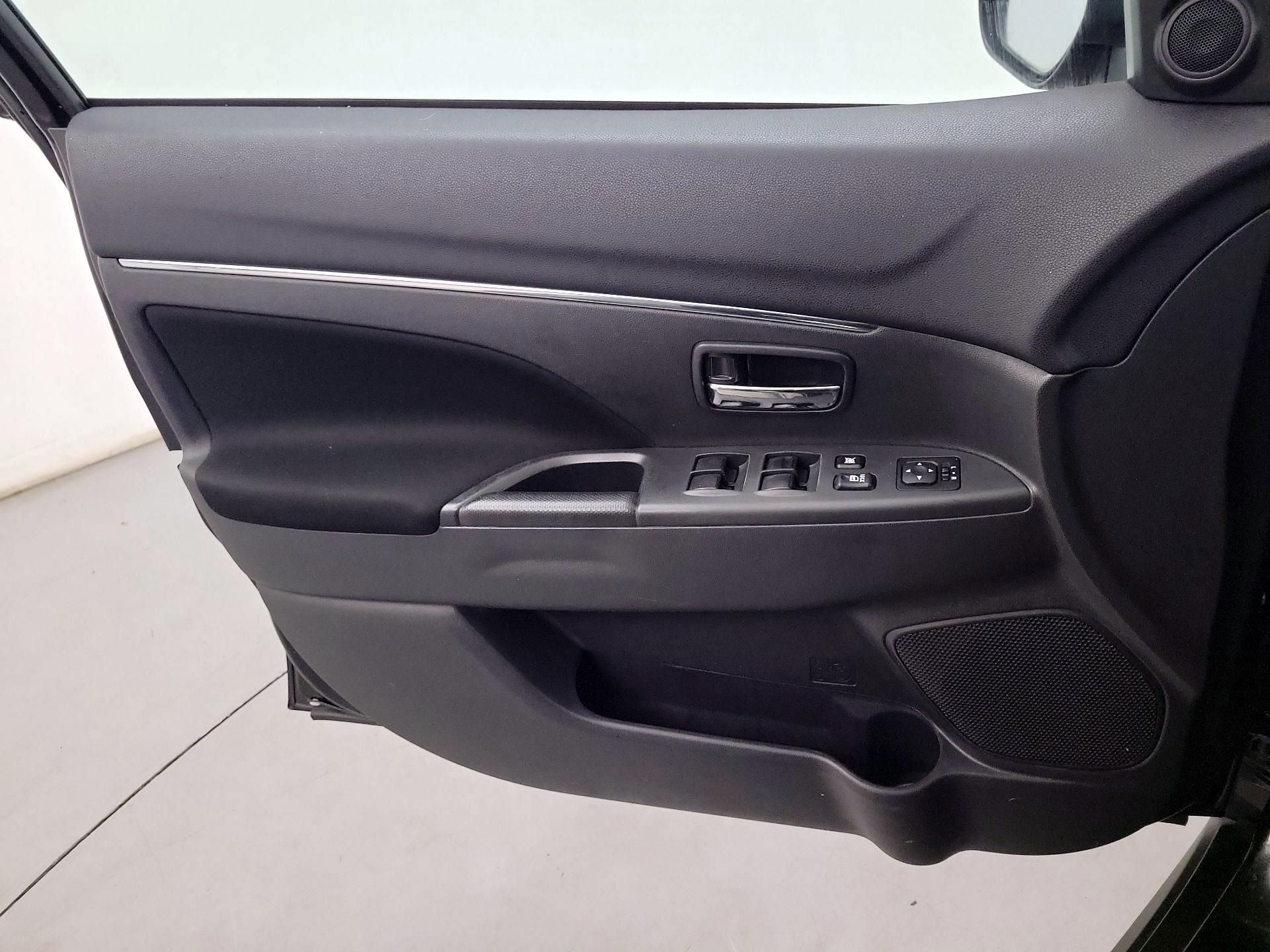 Thumbnail: 2021 Mitsubishi Outlander Sport - 10