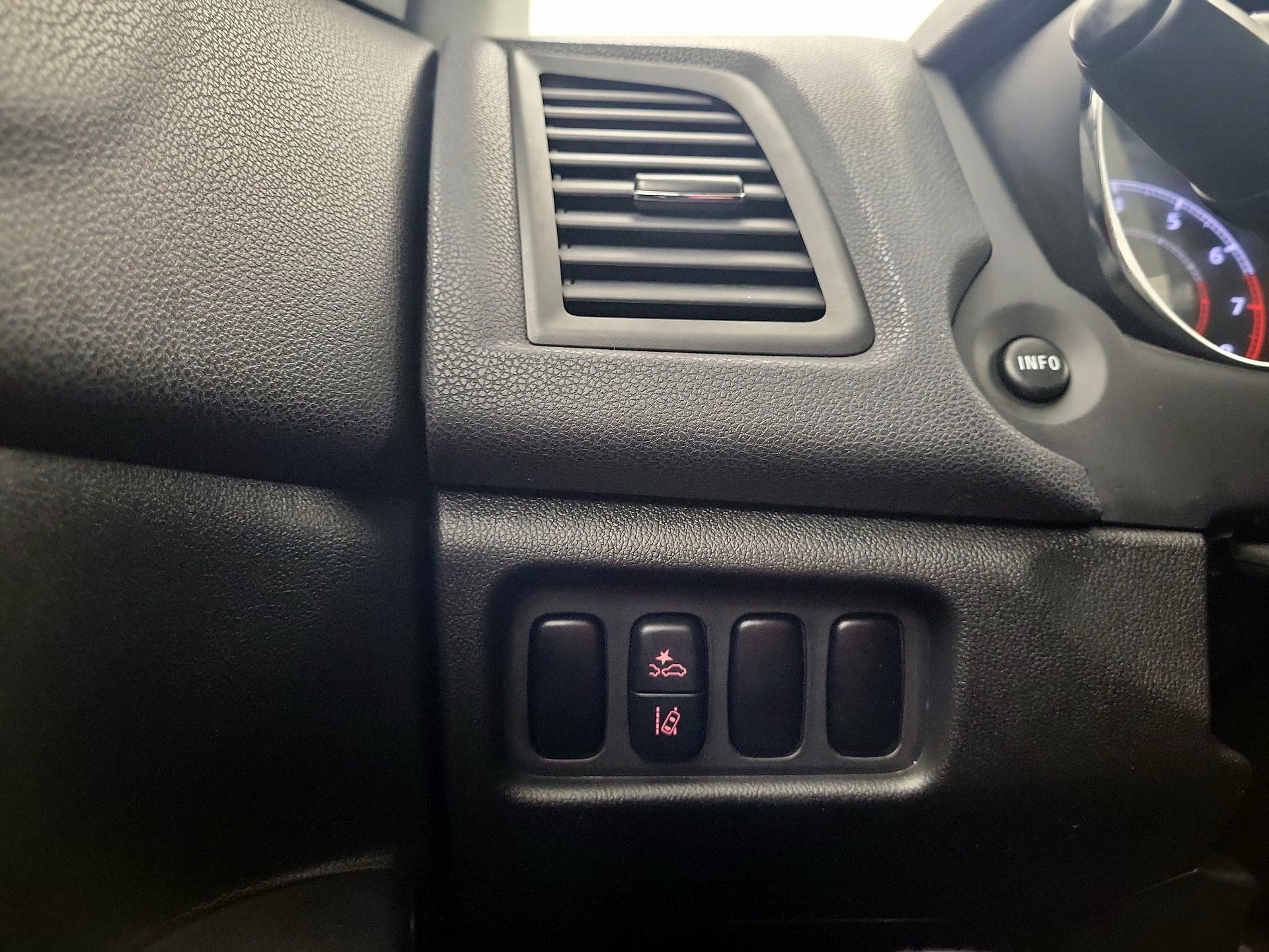 Thumbnail: 2021 Mitsubishi Outlander Sport - 11