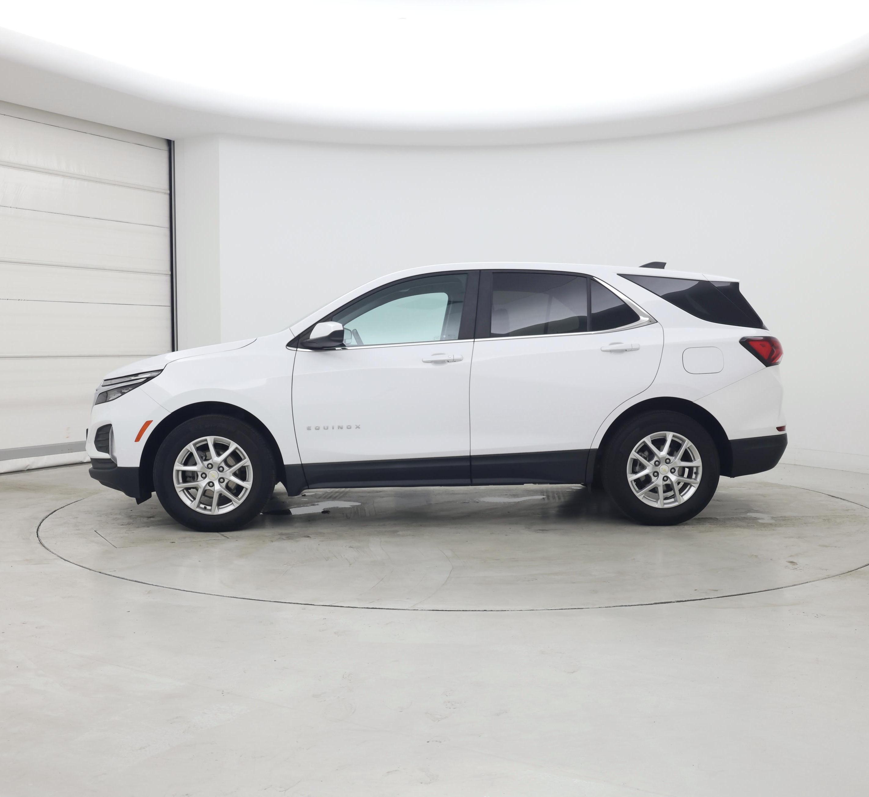 Thumbnail: 2022 Chevrolet Equinox - 3