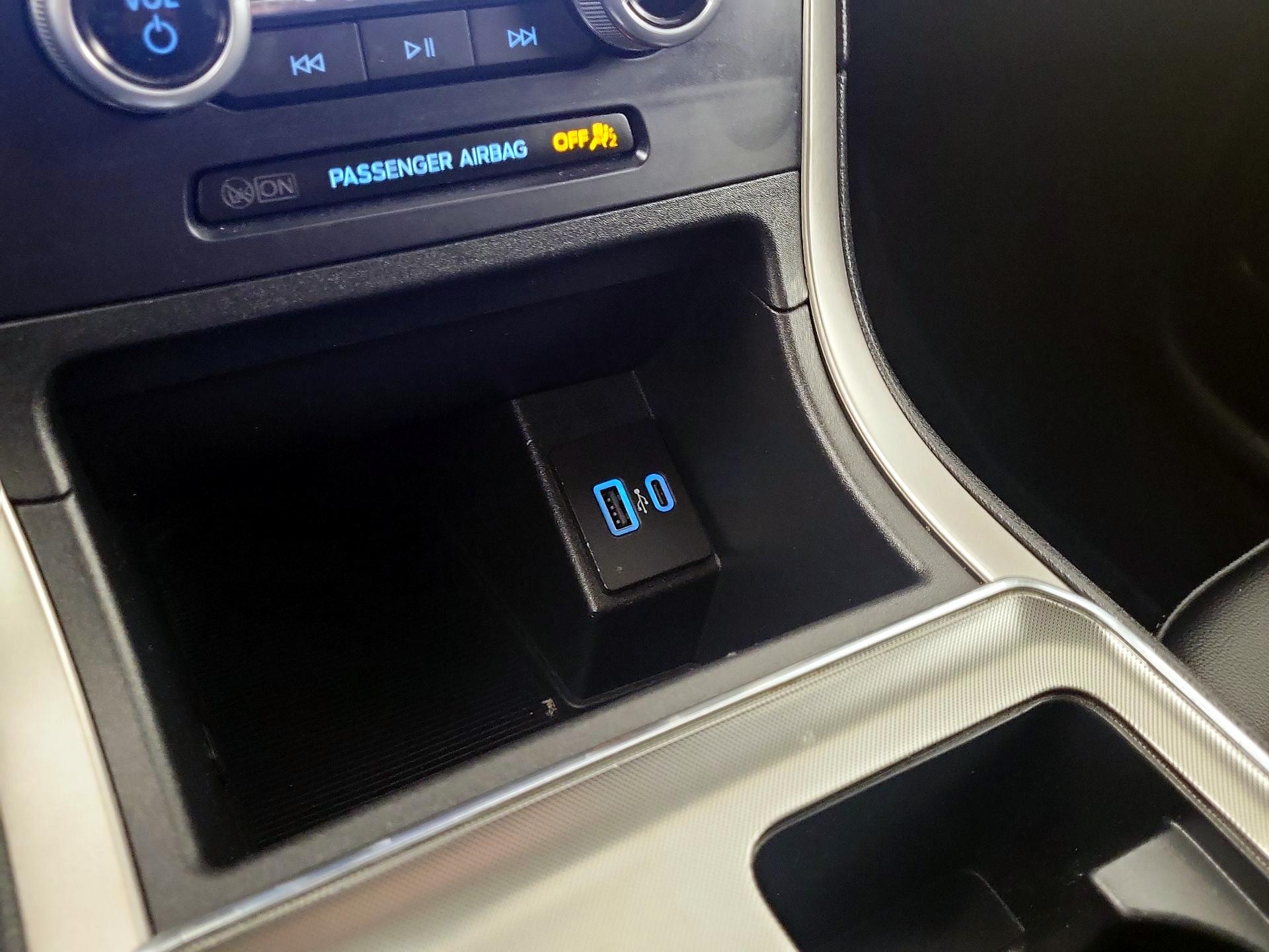 Thumbnail: 2022 Ford Edge - 16