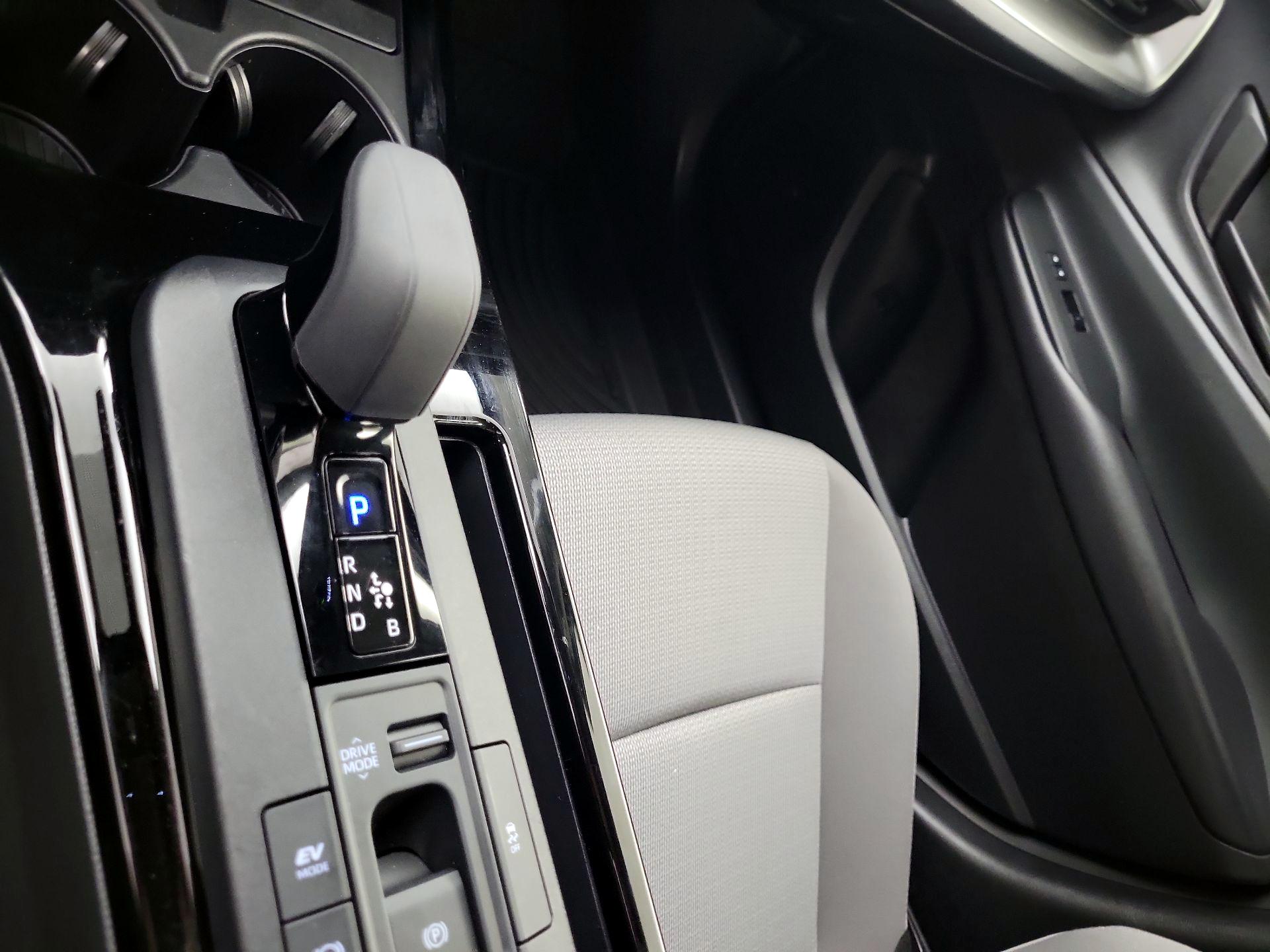 Thumbnail: 2024 Toyota Prius - 15