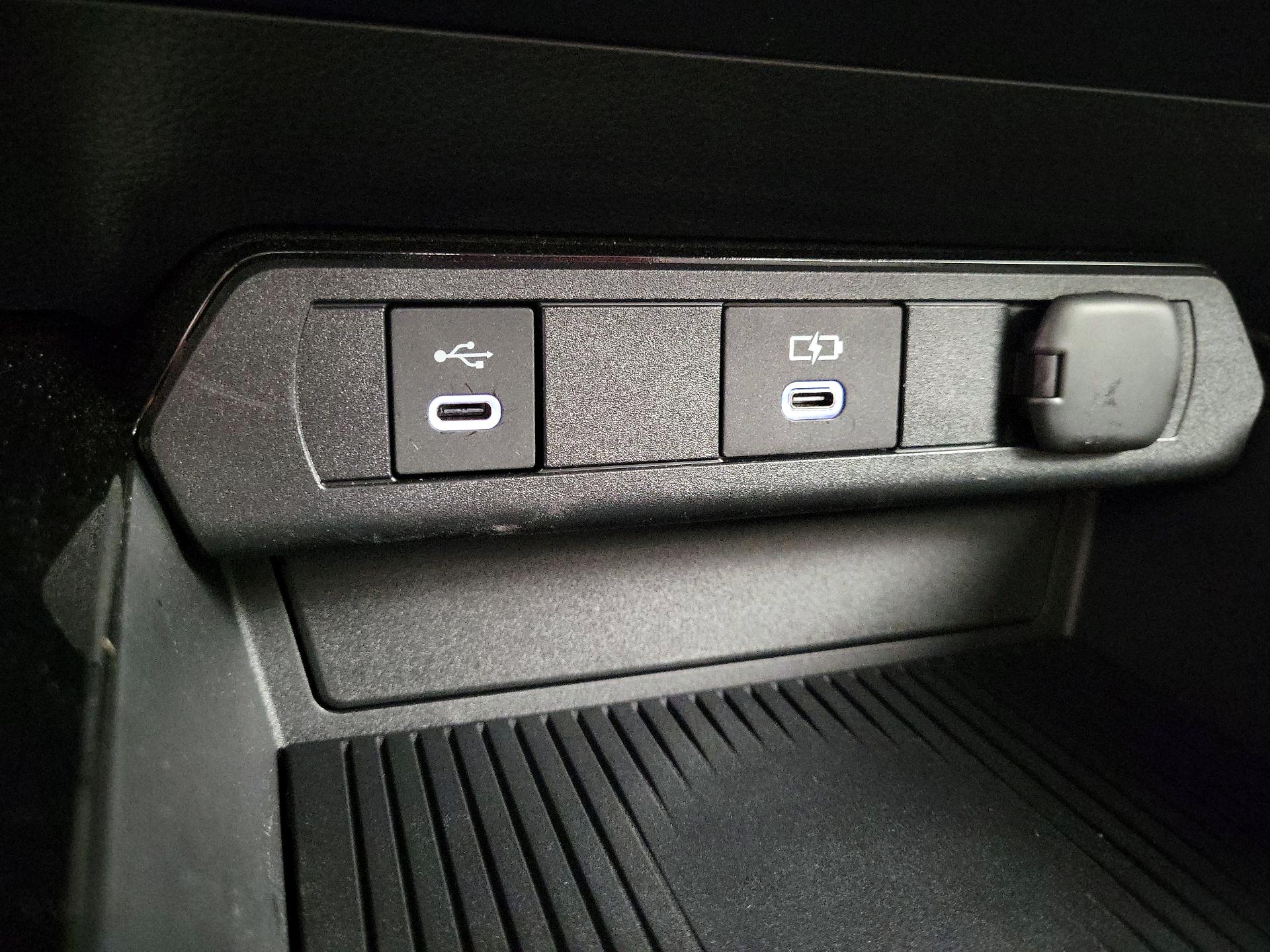 Thumbnail: 2024 Toyota Prius - 16