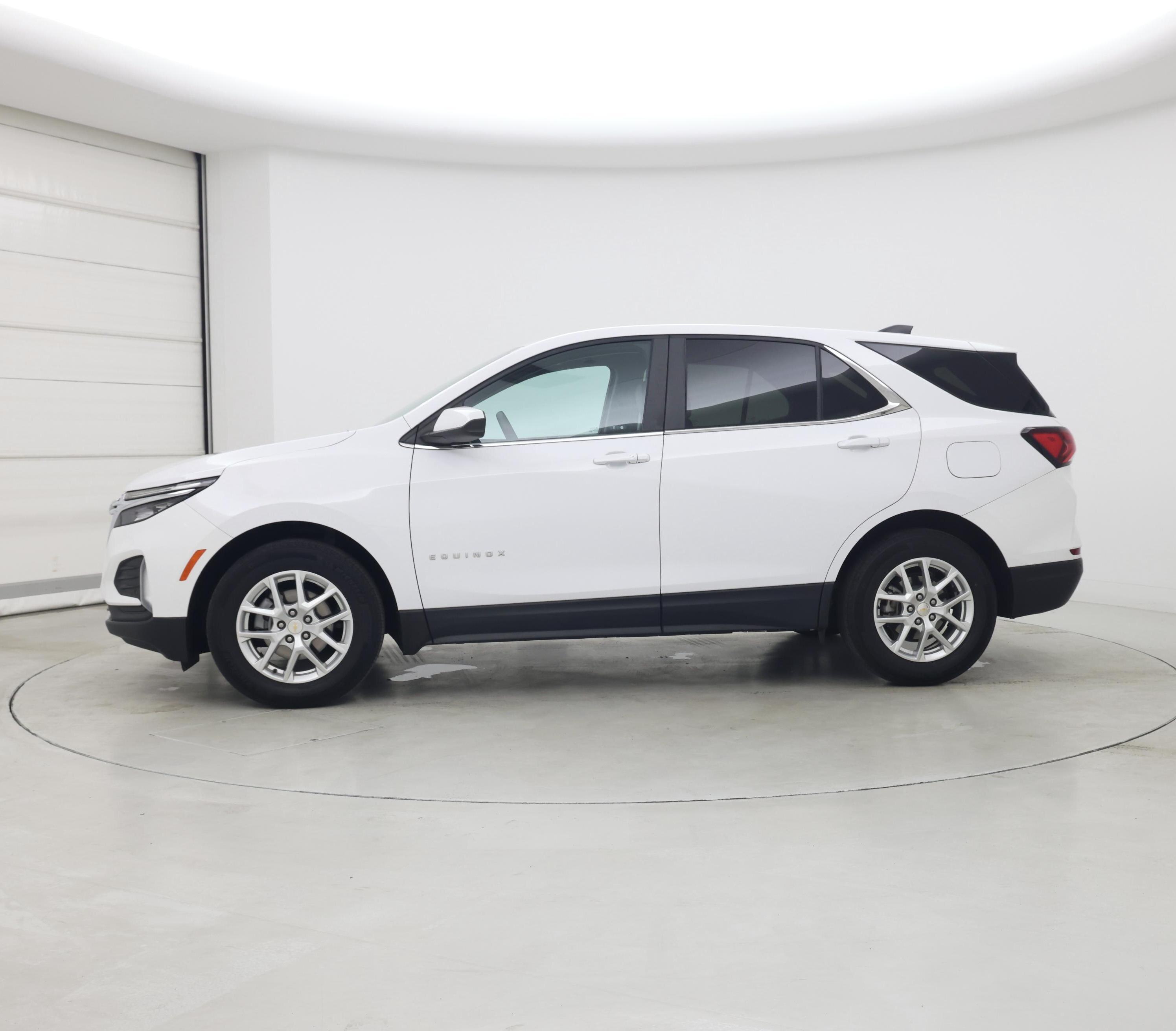 Thumbnail: 2022 Chevrolet Equinox - 3