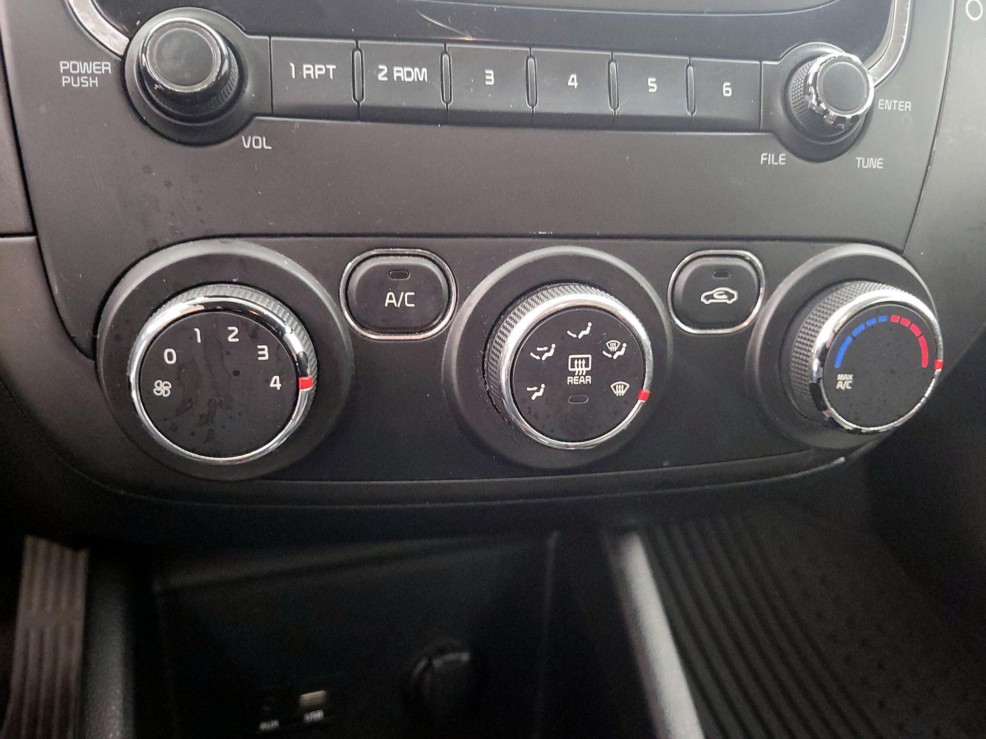 Thumbnail: 2017 Kia Forte - 14