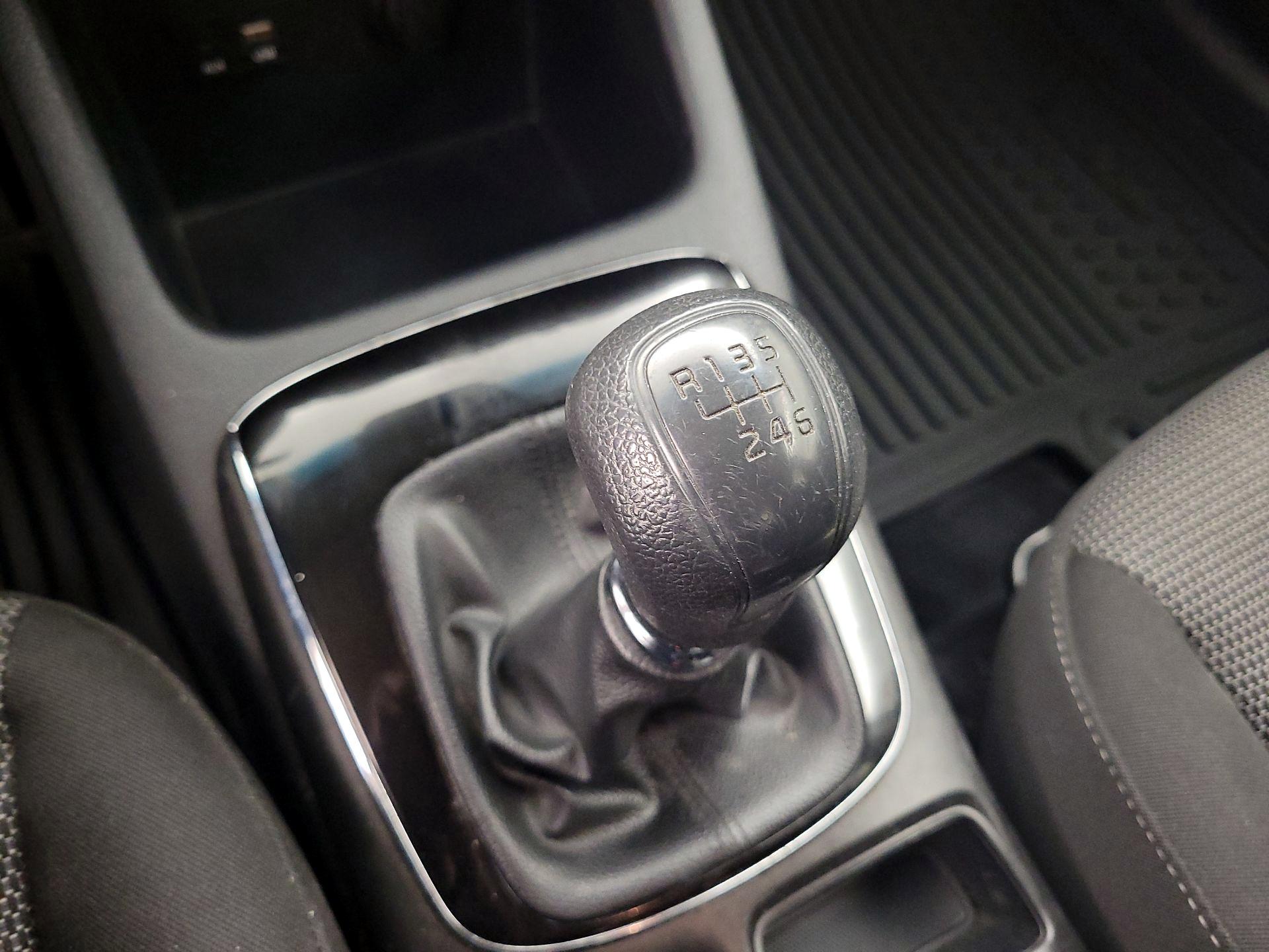 Thumbnail: 2017 Kia Forte - 15