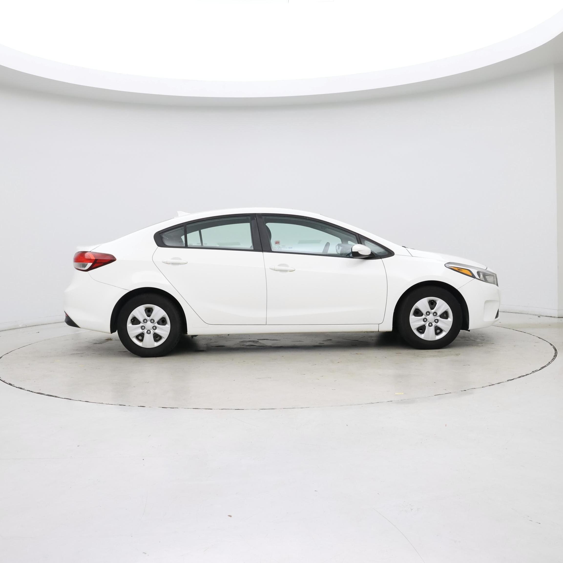 Thumbnail: 2017 Kia Forte - 7