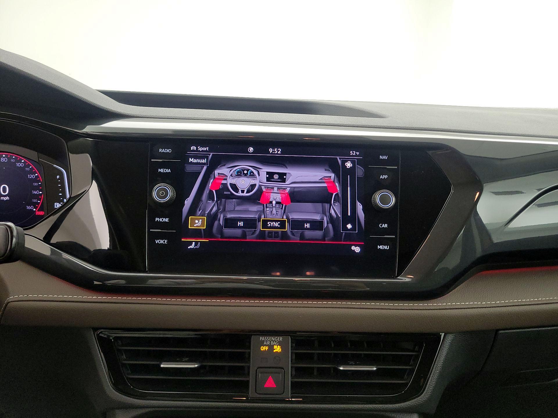 Thumbnail: 2022 Volkswagen Taos - 17