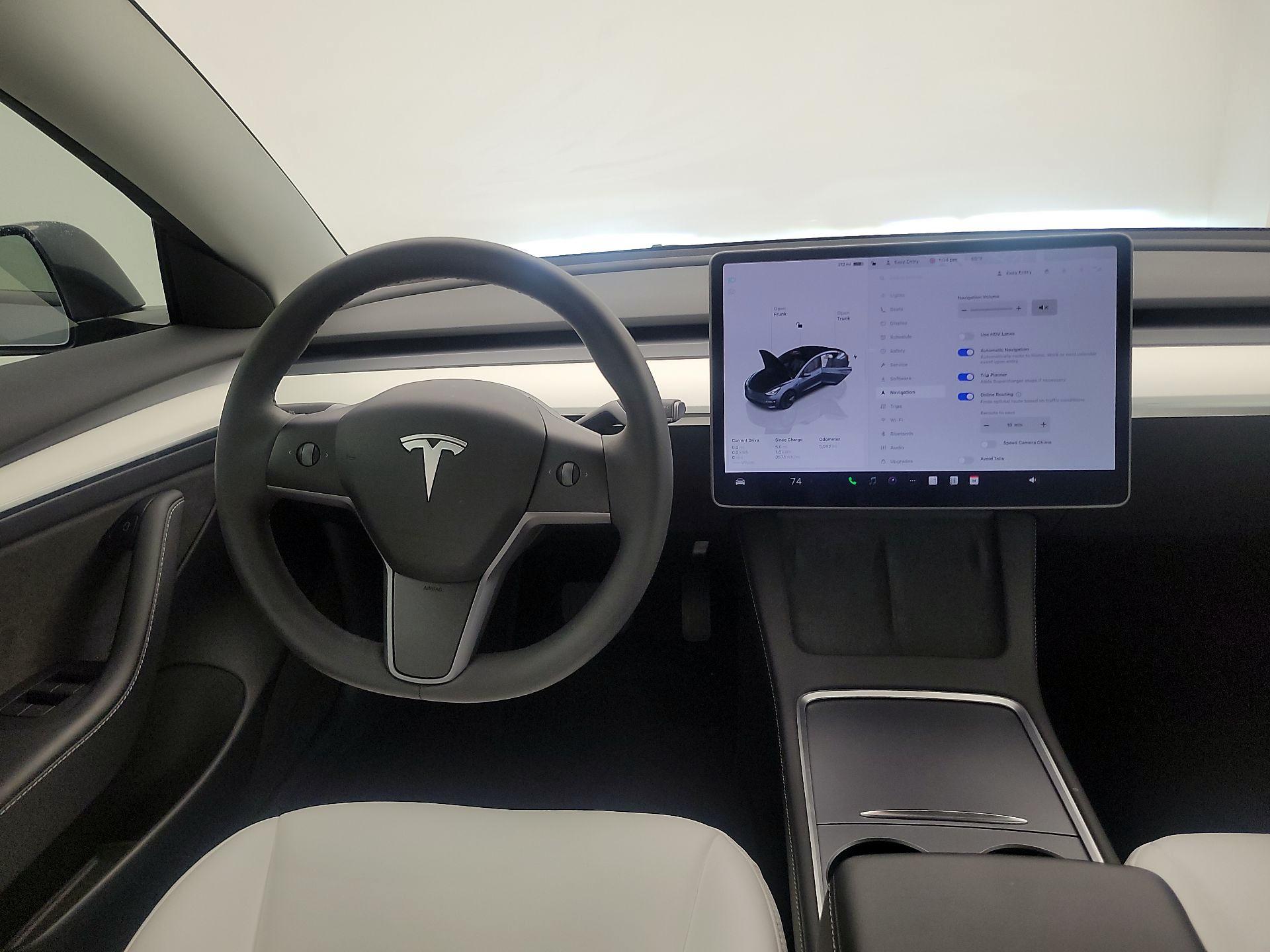 Thumbnail: 2023 Tesla Model 3 - 10