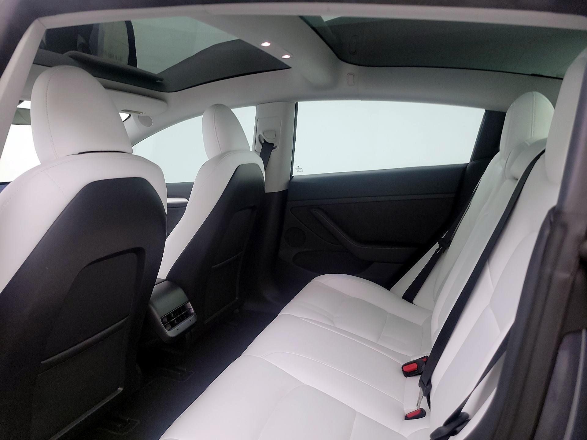 Thumbnail: 2023 Tesla Model 3 - 19