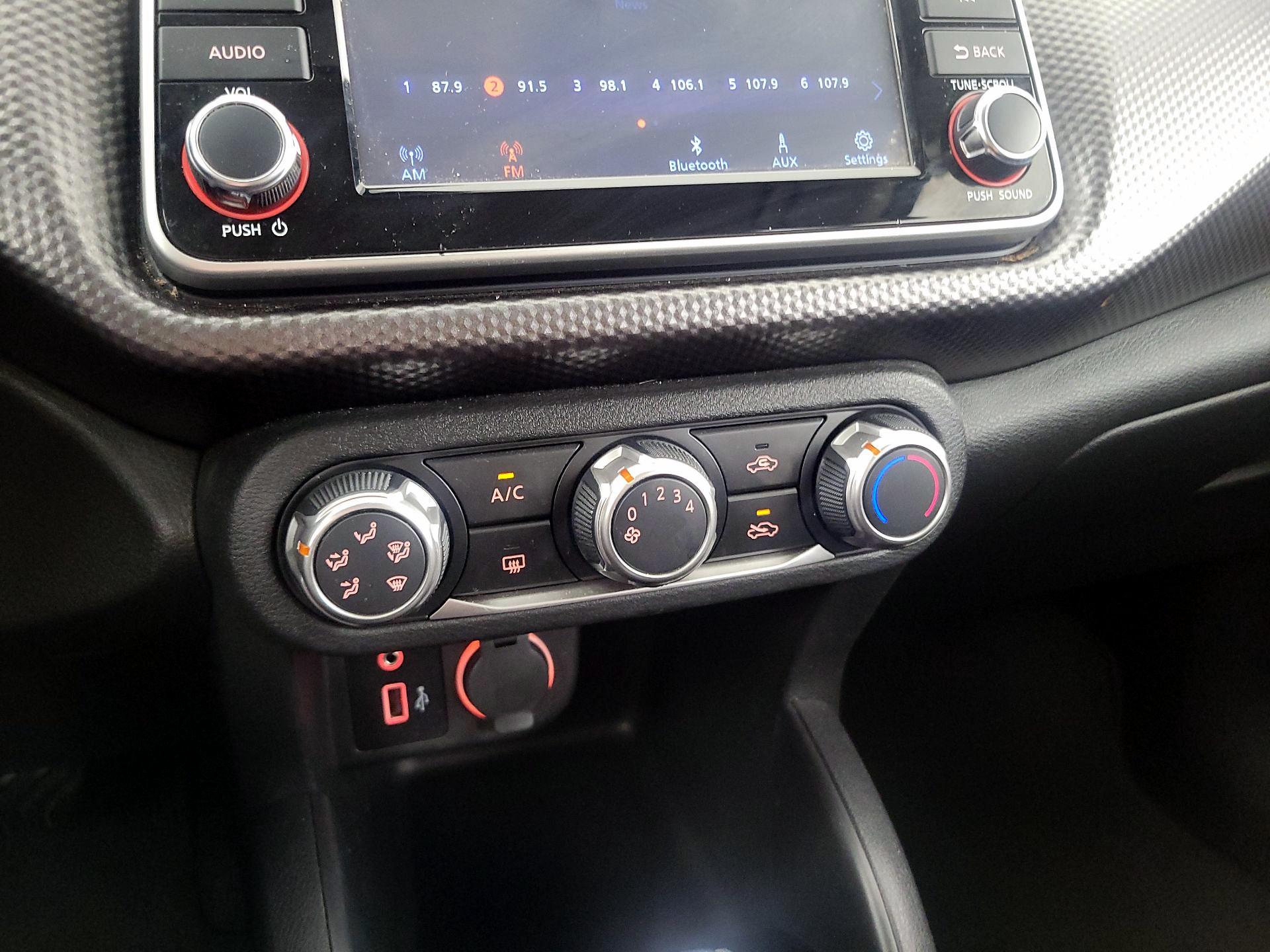 Thumbnail: 2020 Nissan Kicks - 16