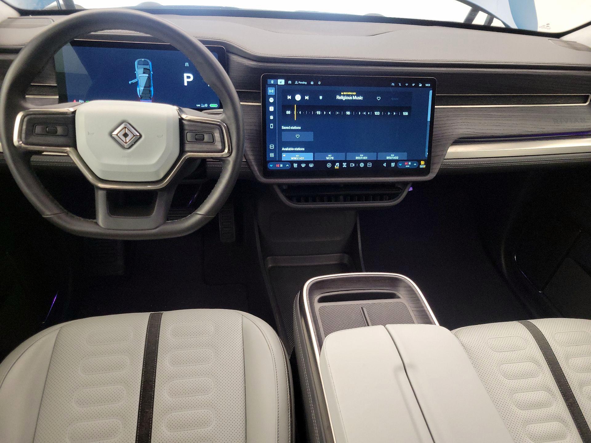 Thumbnail: 2025 Rivian R1S - 9