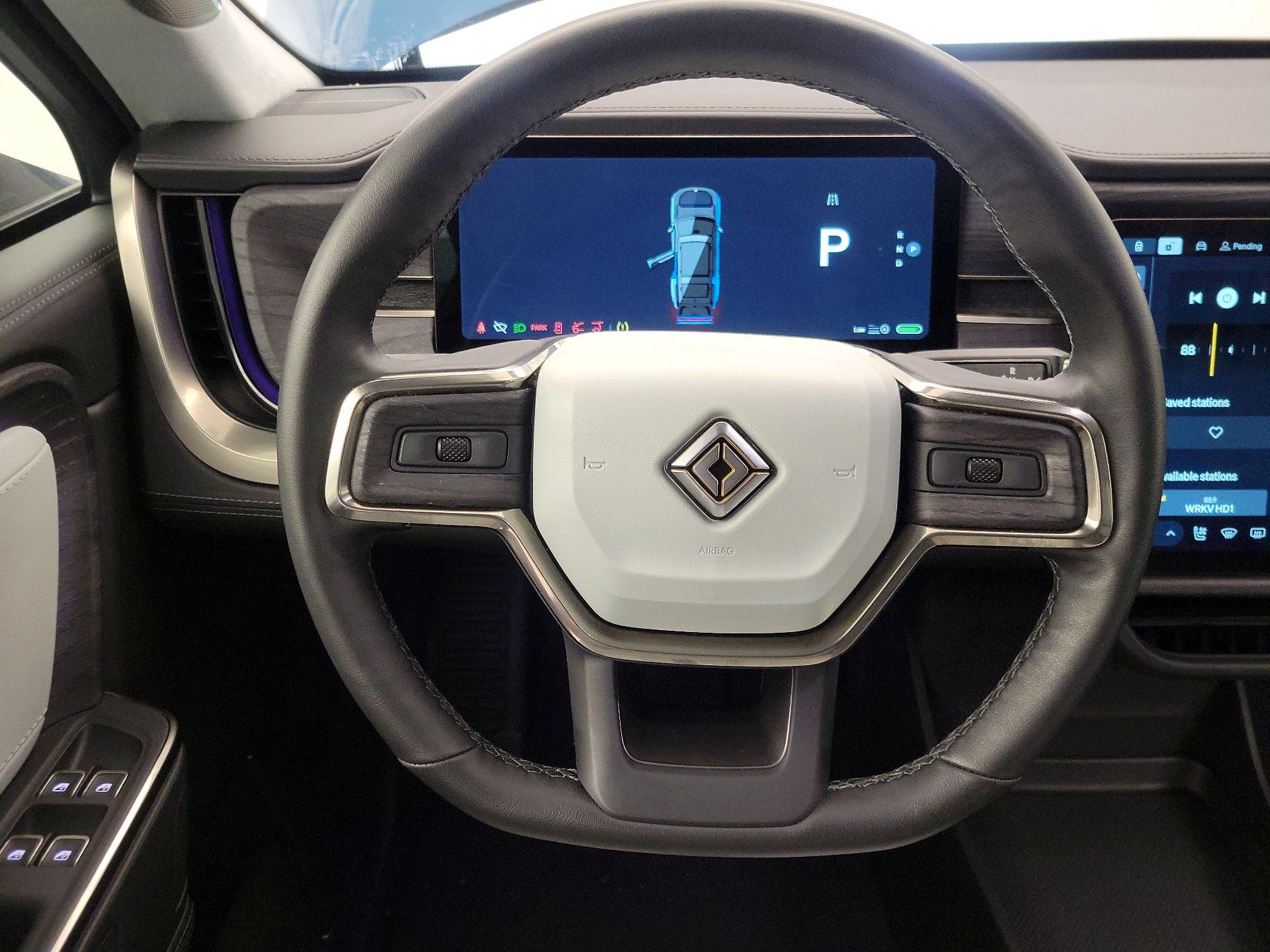 Thumbnail: 2025 Rivian R1S - 10