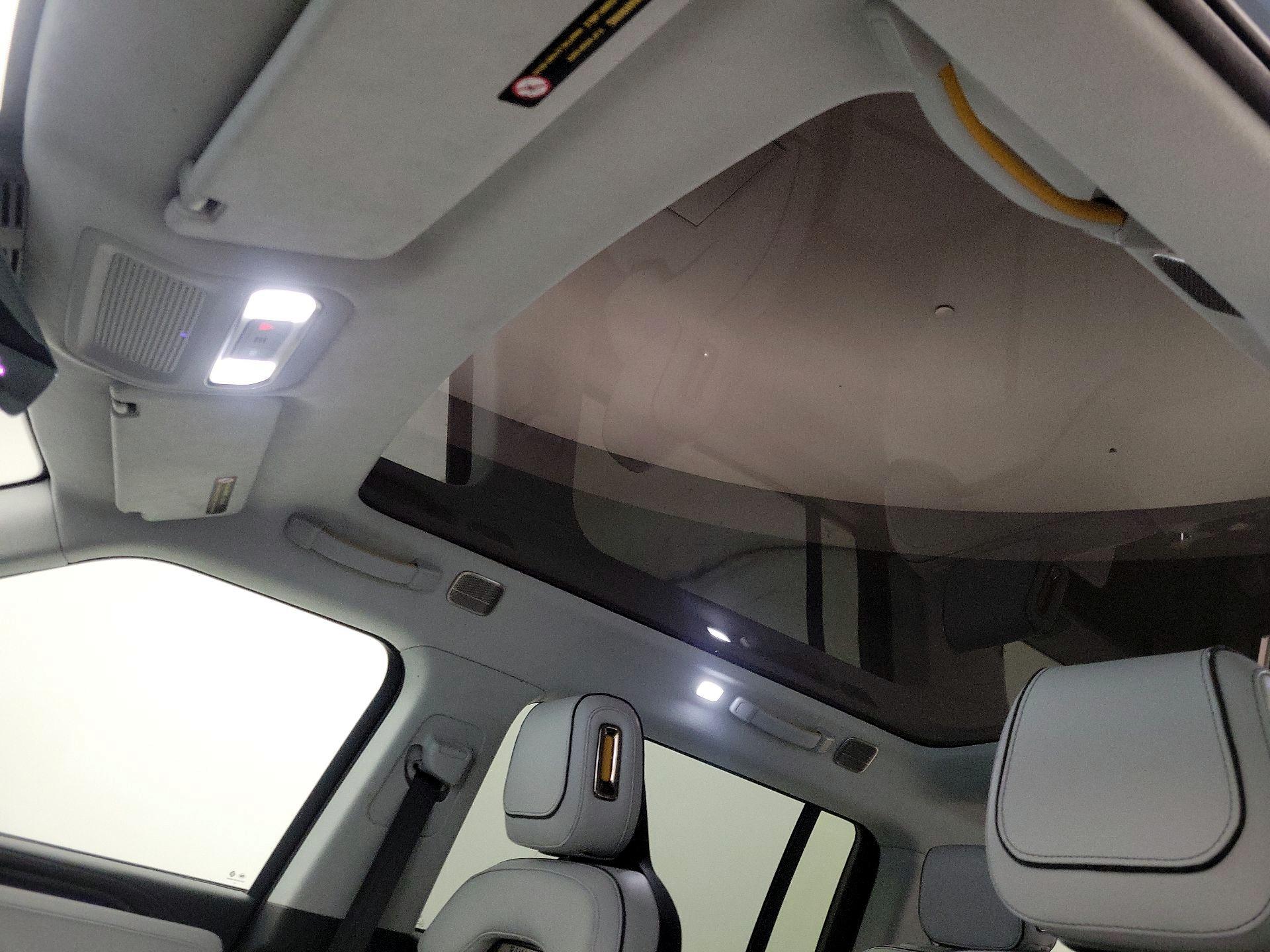 Thumbnail: 2025 Rivian R1S - 18