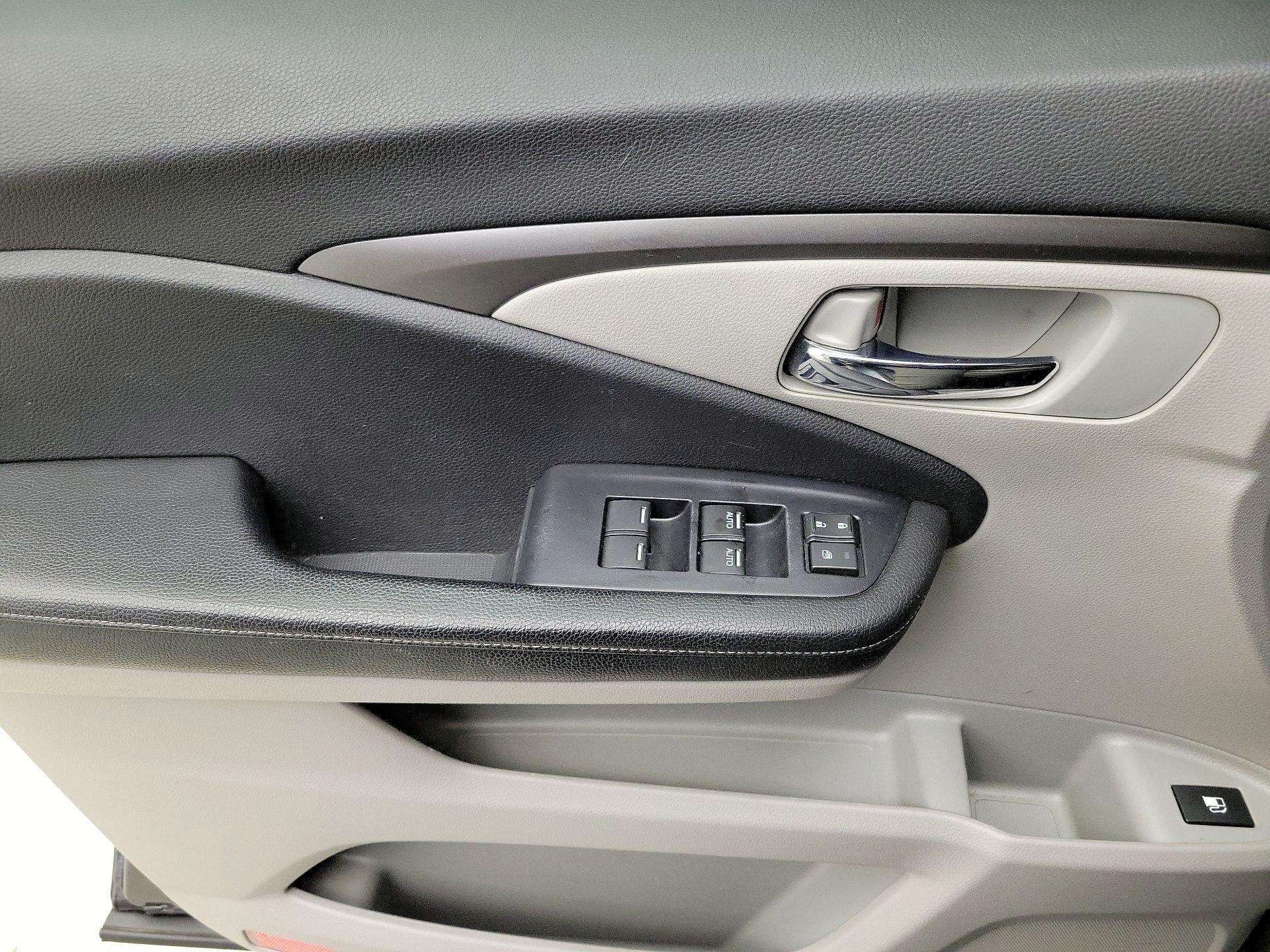 Thumbnail: 2019 Honda Ridgeline - 12