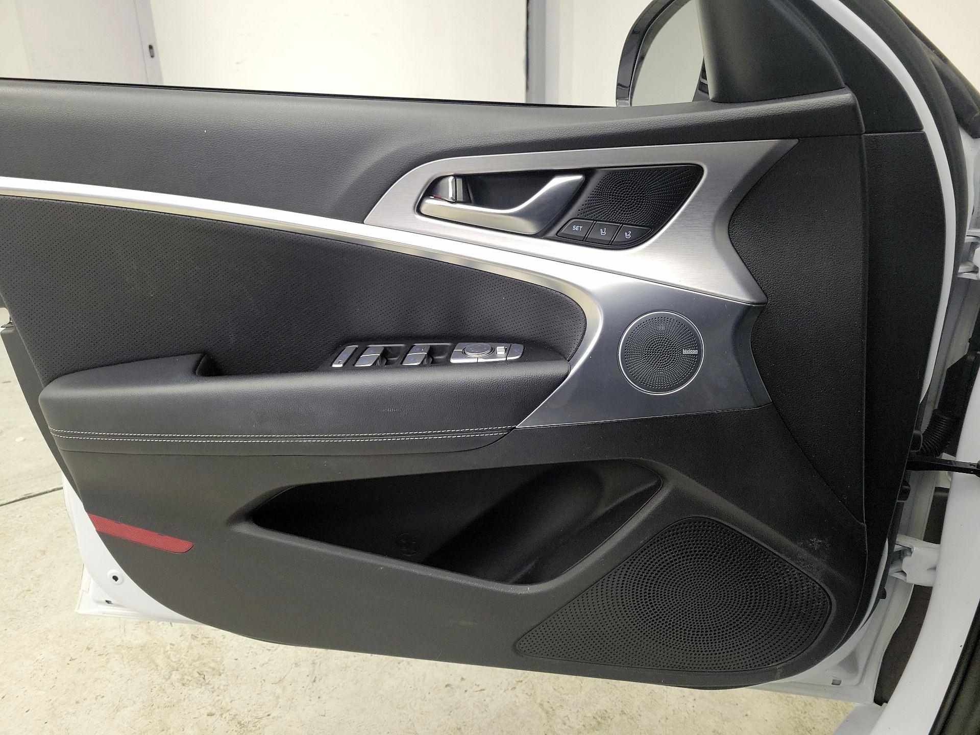 Thumbnail: 2019 Genesis G70 - 12