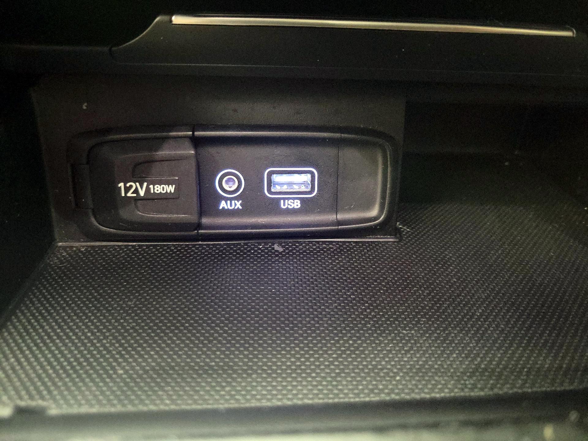 Thumbnail: 2019 Genesis G70 - 19