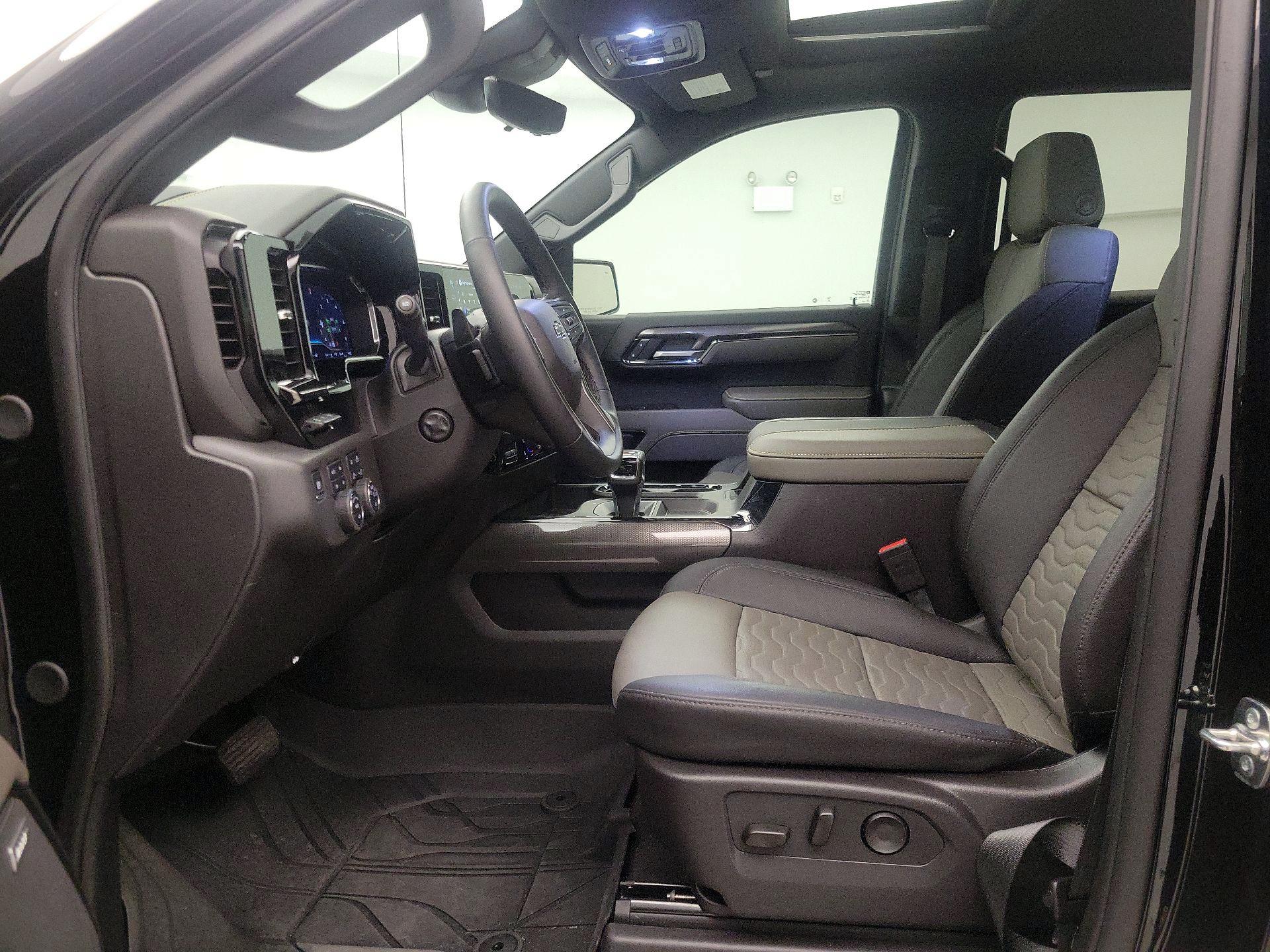 Thumbnail: 2025 Chevrolet Silverado 1500 - 11