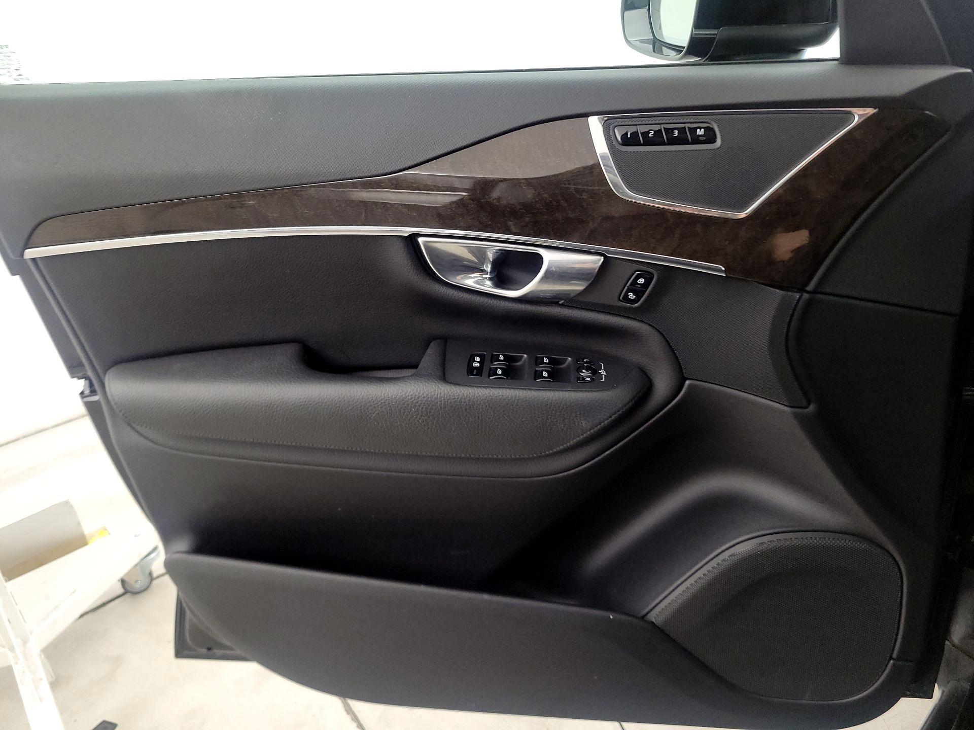 Thumbnail: 2018 Volvo XC90 - 12