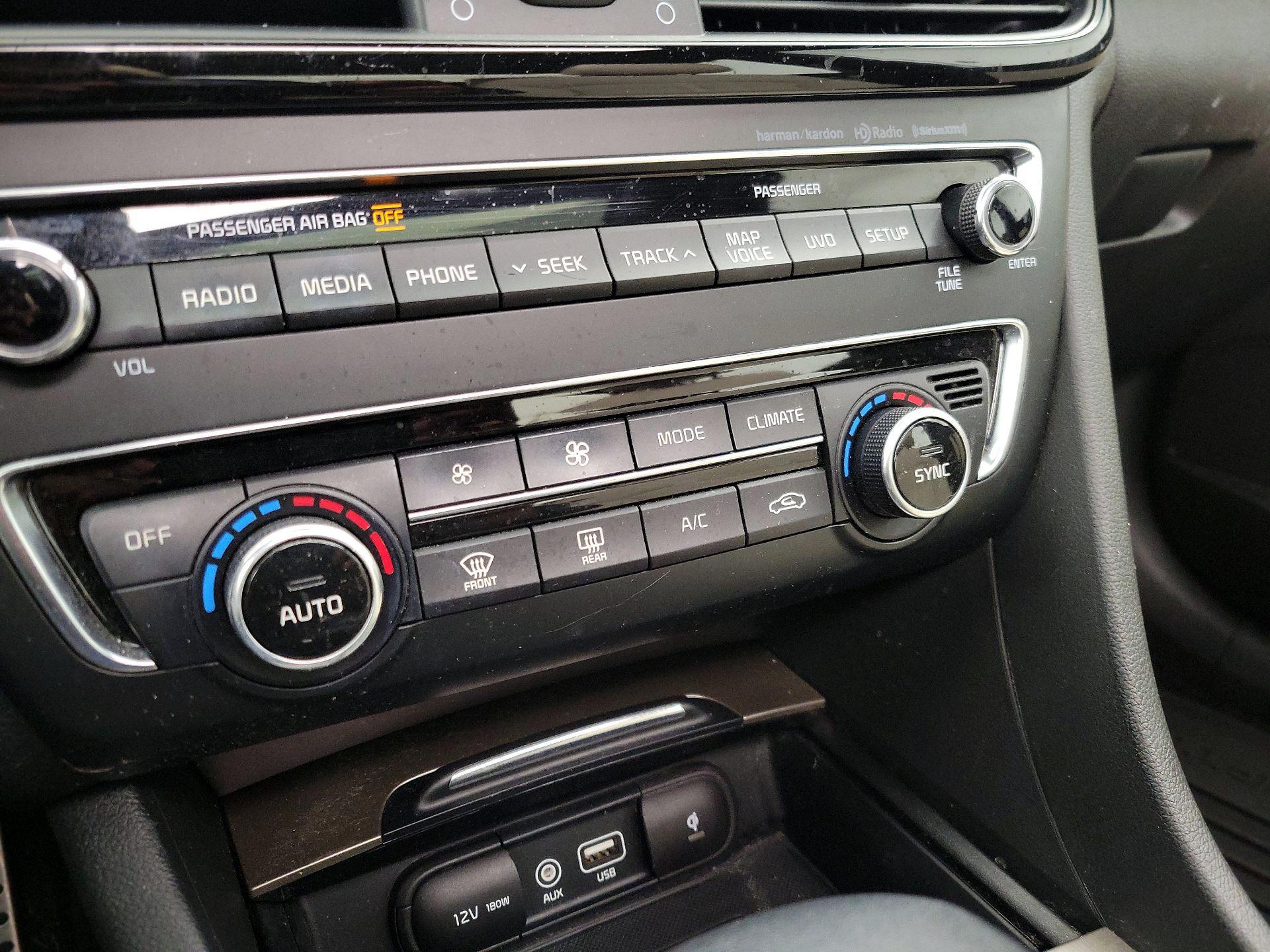 Thumbnail: 2016 Kia Optima - 16