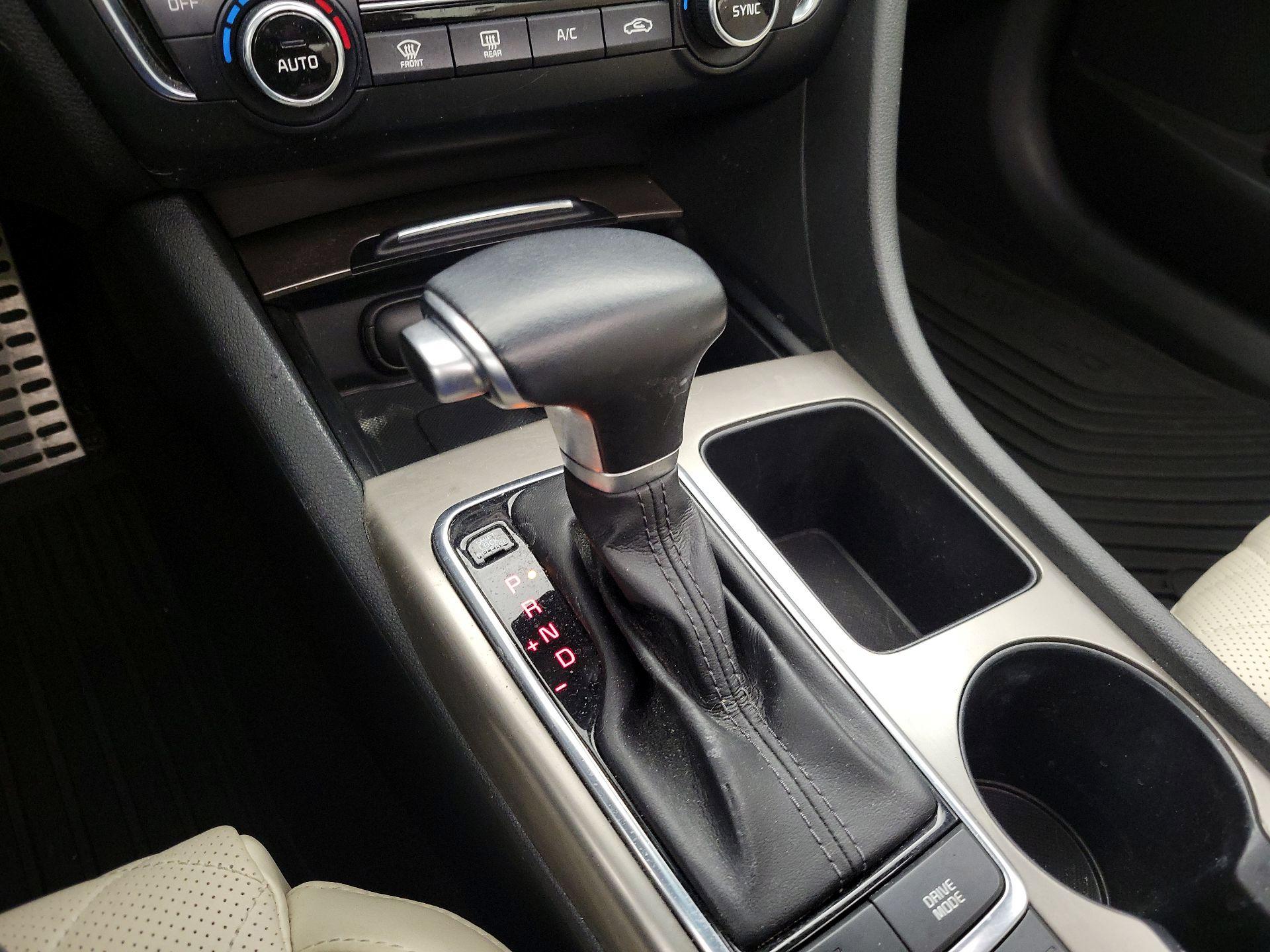 Thumbnail: 2016 Kia Optima - 17