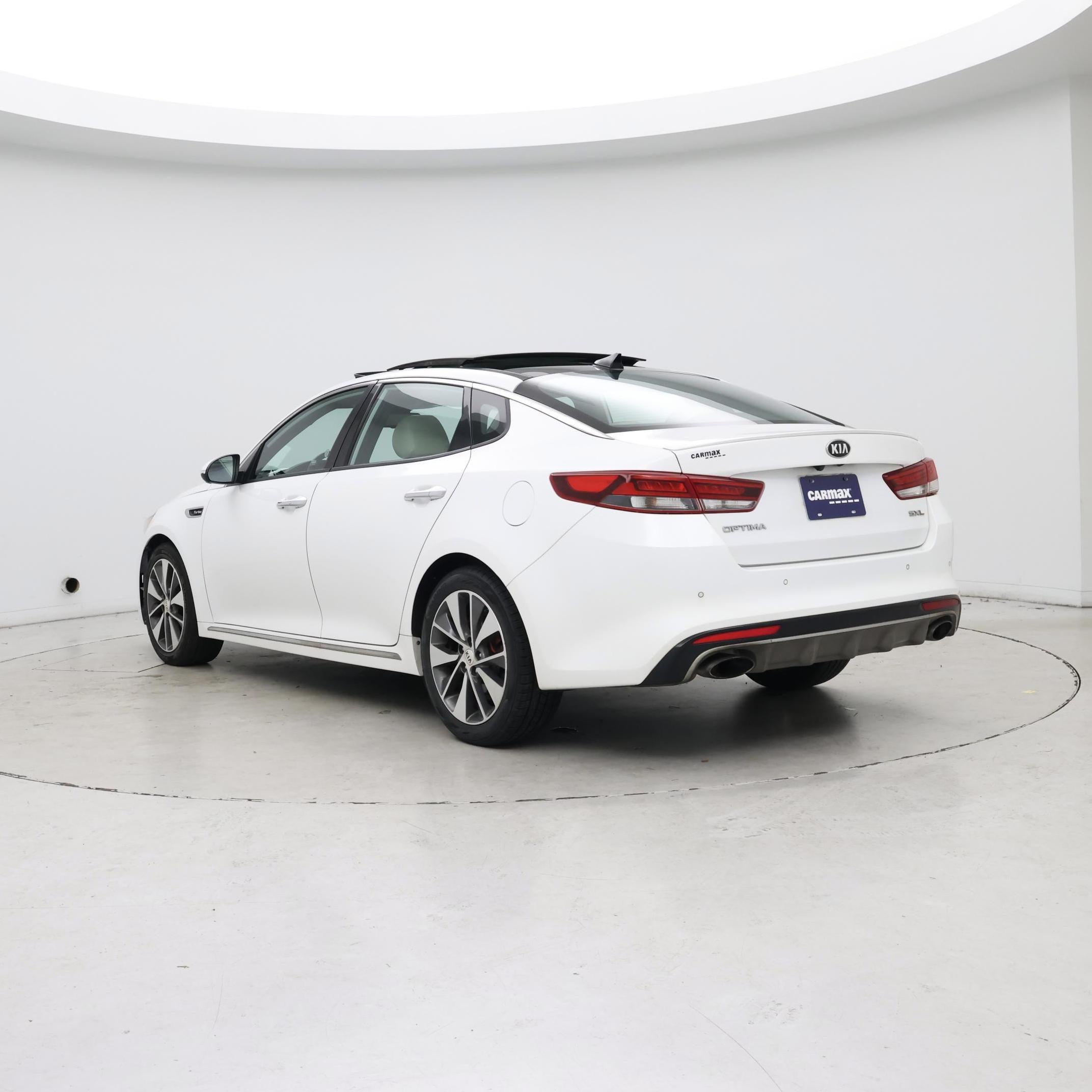 Thumbnail: 2016 Kia Optima - 2