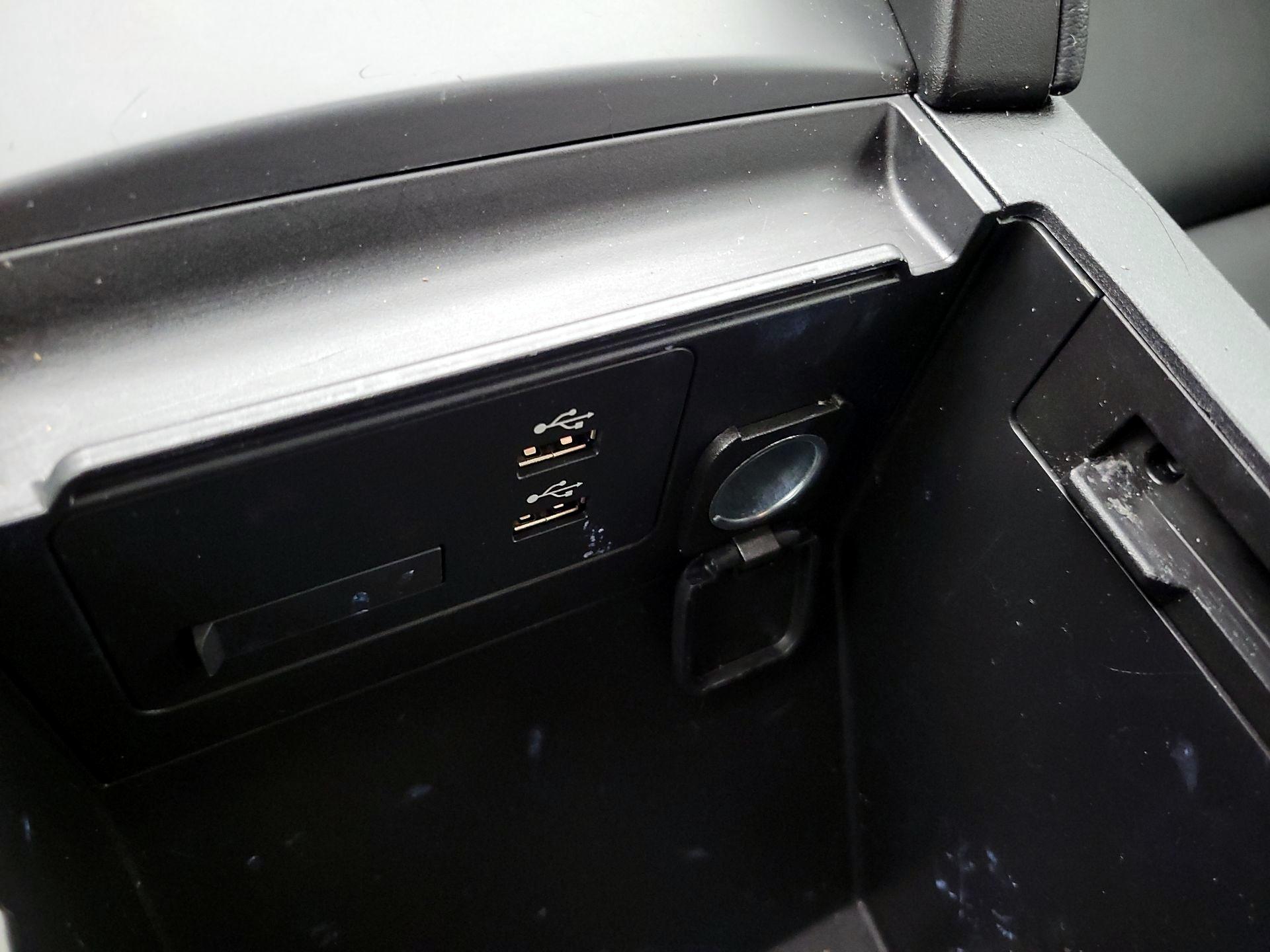 Thumbnail: 2023 Mazda Mazda3 - 18