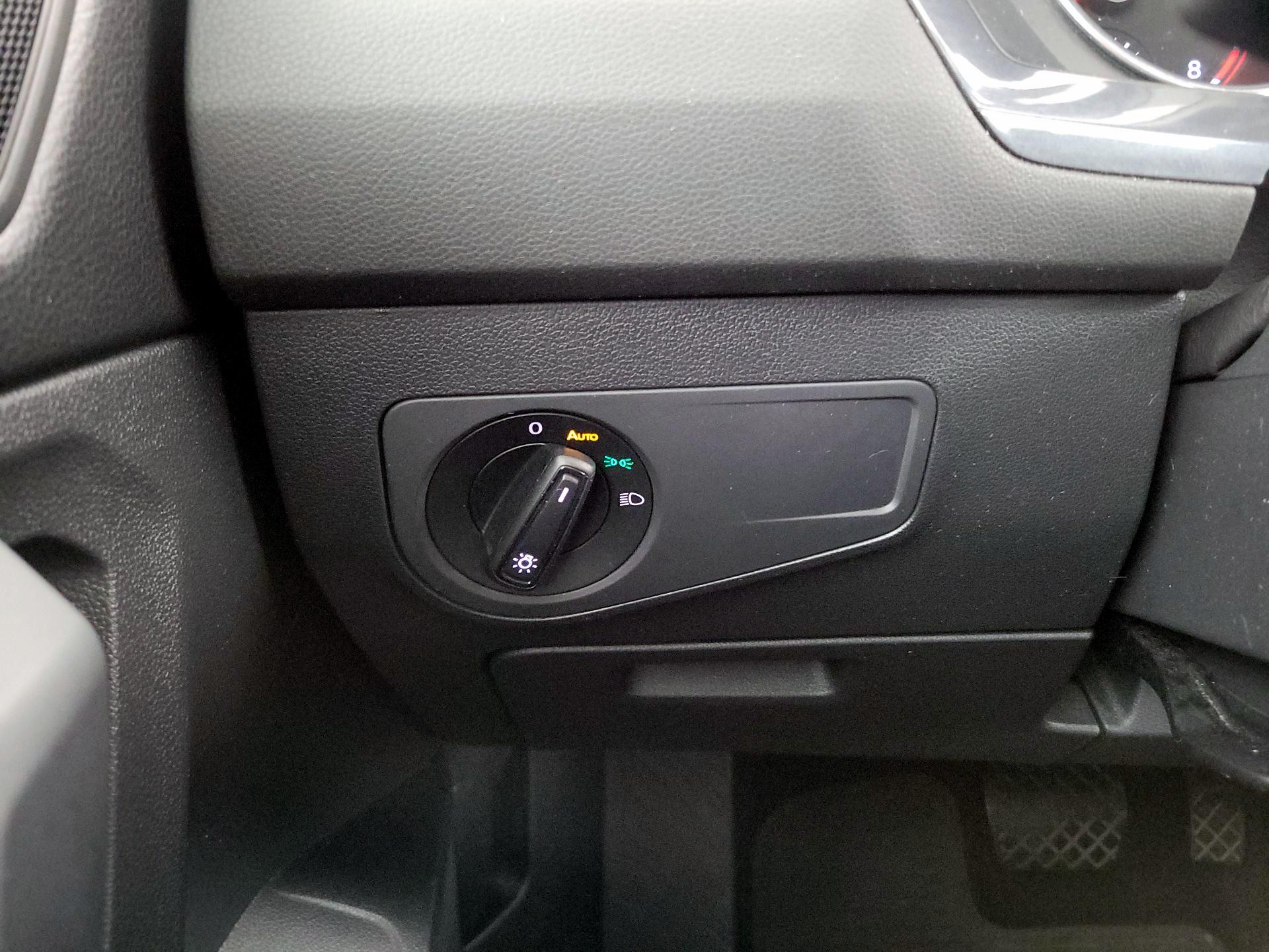 Thumbnail: 2020 Volkswagen Tiguan - 13