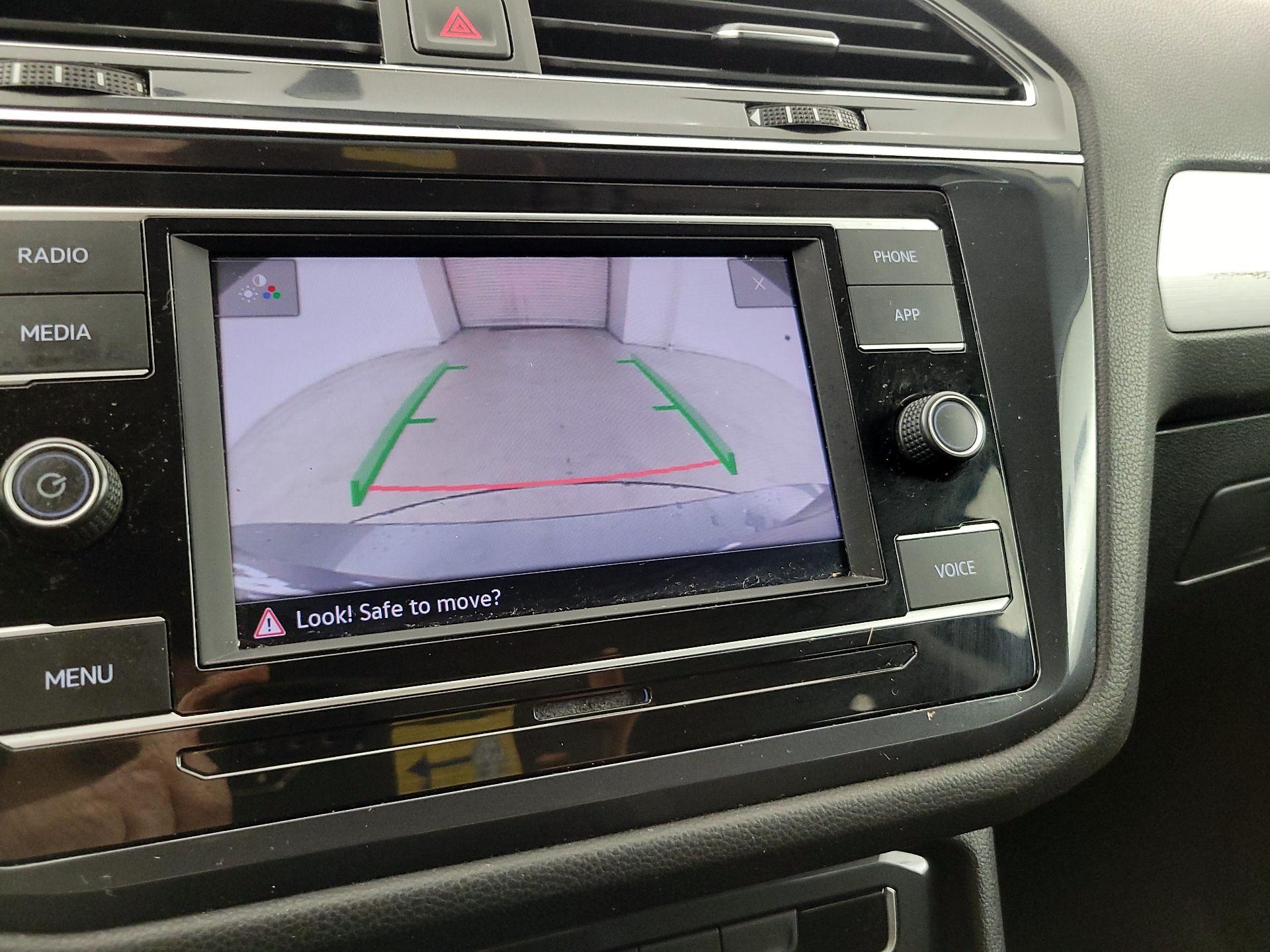 Thumbnail: 2020 Volkswagen Tiguan - 14