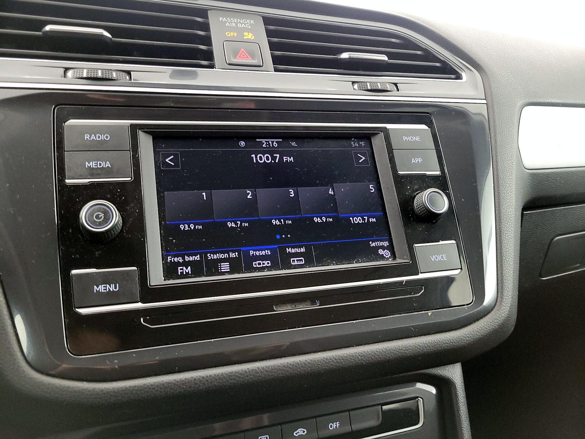 Thumbnail: 2020 Volkswagen Tiguan - 15