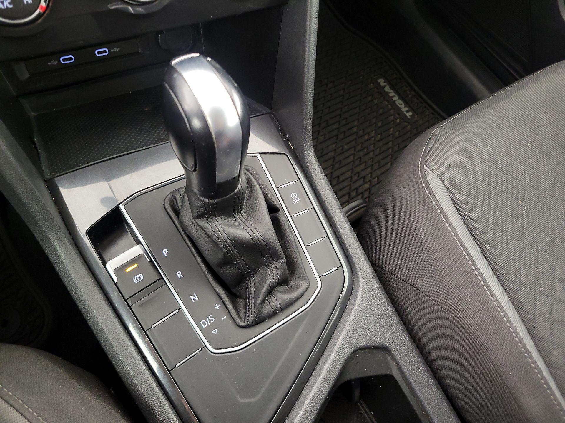 Thumbnail: 2020 Volkswagen Tiguan - 17