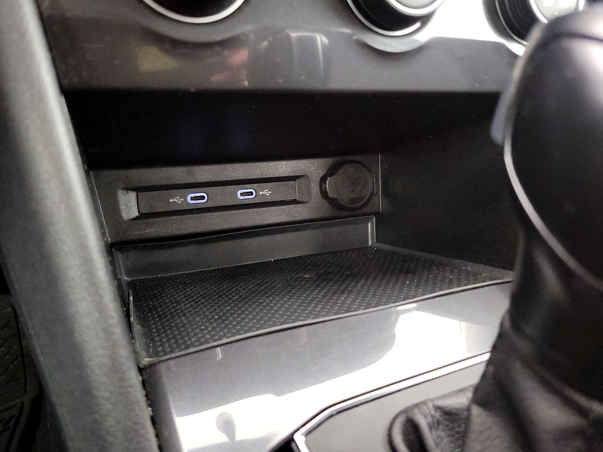 Thumbnail: 2020 Volkswagen Tiguan - 18