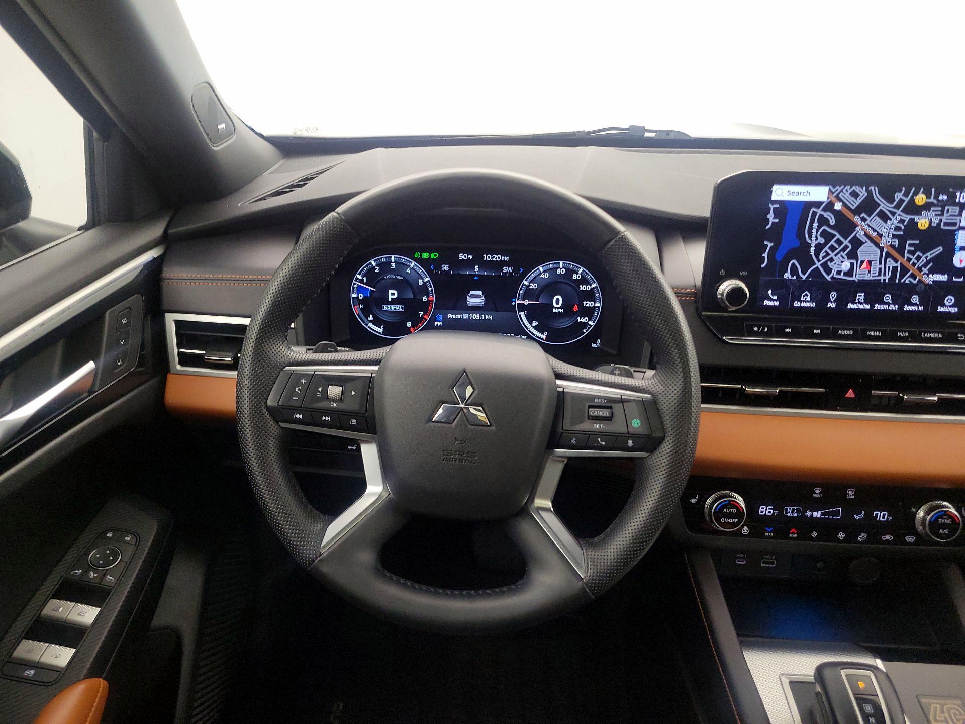 Thumbnail: 2023 Mitsubishi Outlander - 10