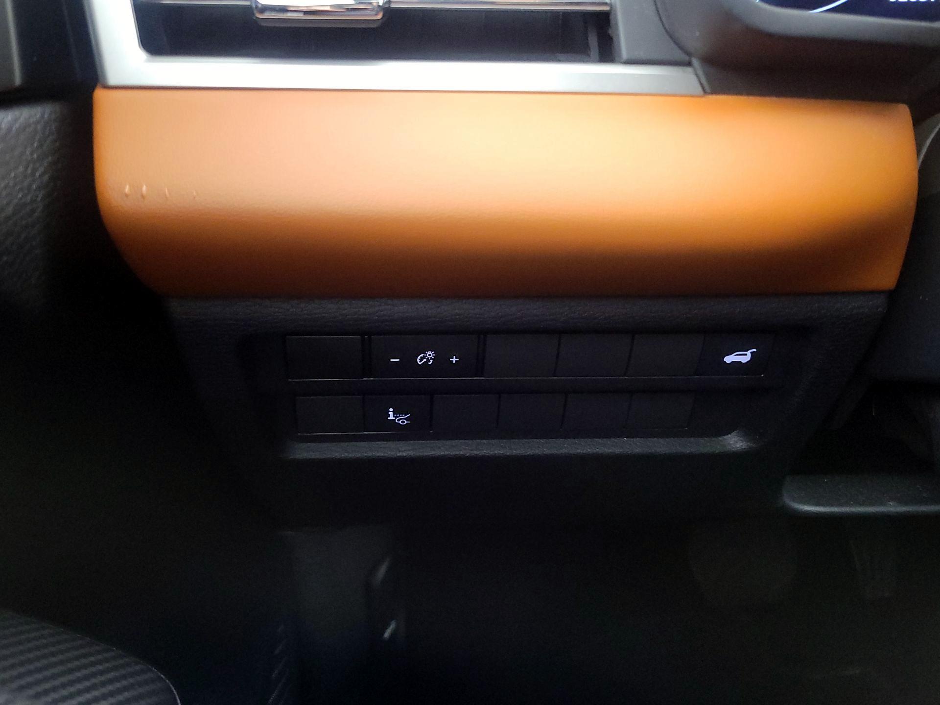 Thumbnail: 2023 Mitsubishi Outlander - 13