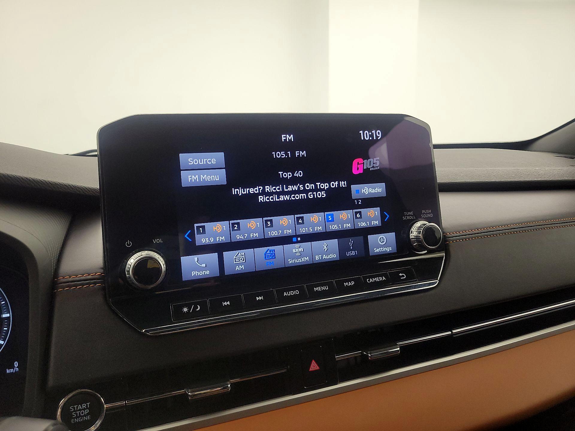 Thumbnail: 2023 Mitsubishi Outlander - 16