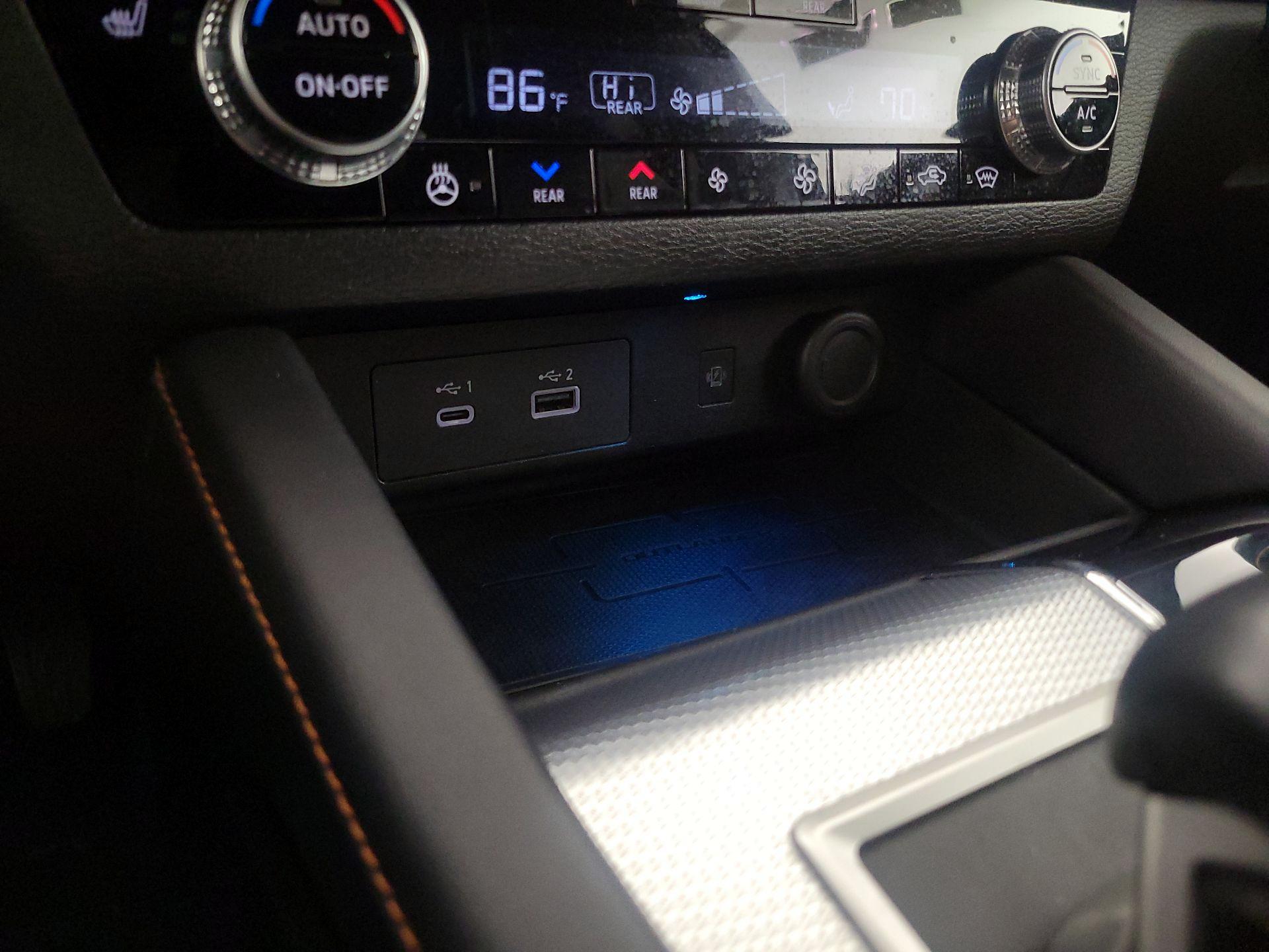 Thumbnail: 2023 Mitsubishi Outlander - 19