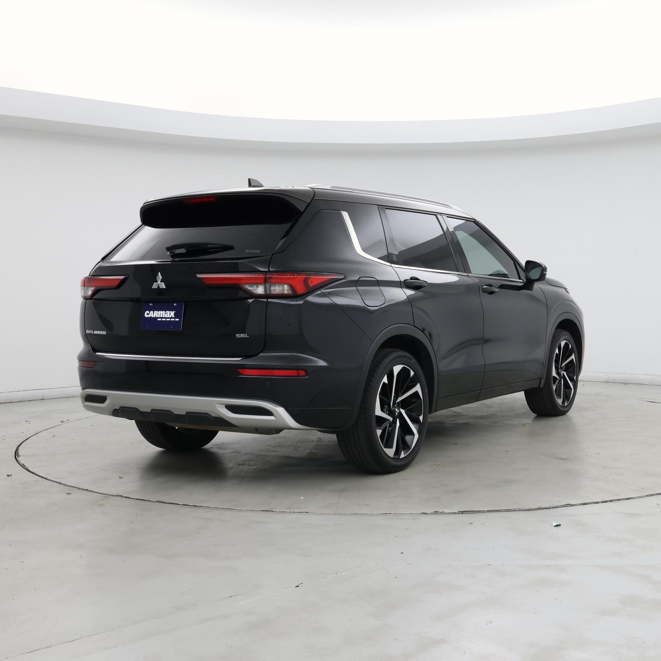 Thumbnail: 2023 Mitsubishi Outlander - 8