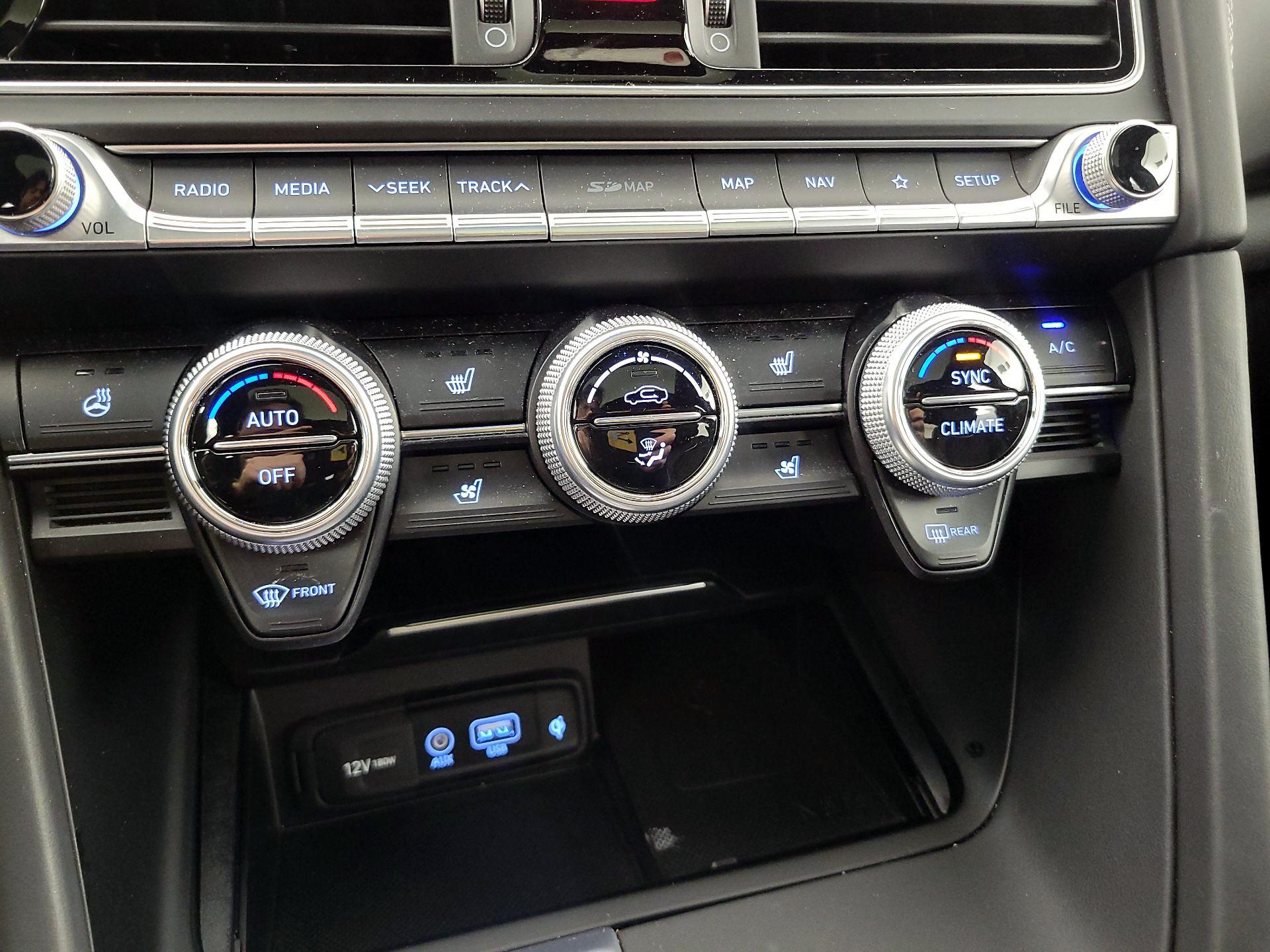 Thumbnail: 2021 Genesis G70 - 17