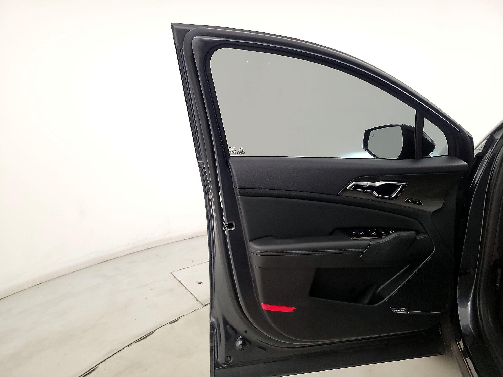 Thumbnail: 2023 Kia Sportage - 12