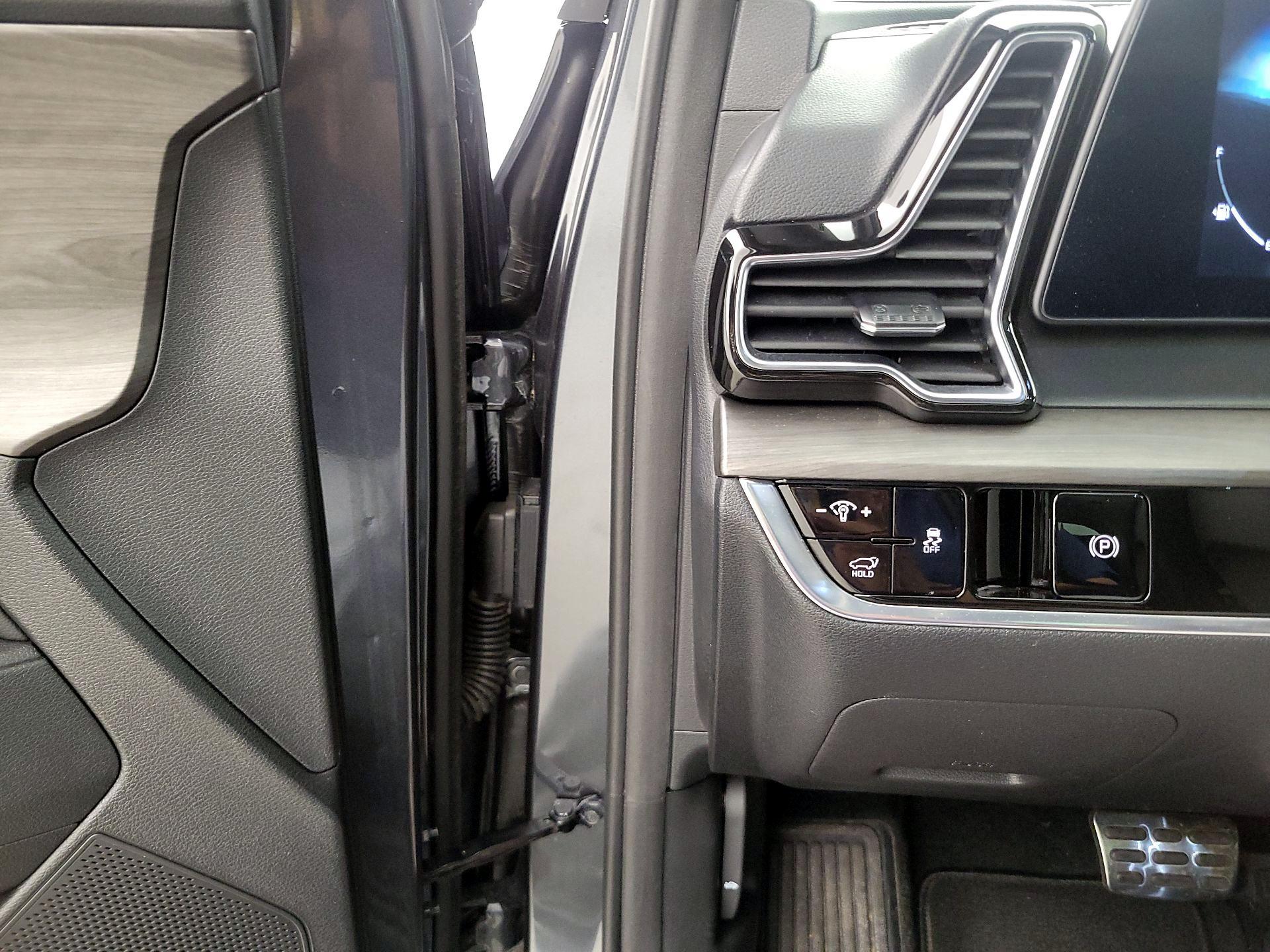 Thumbnail: 2023 Kia Sportage - 13